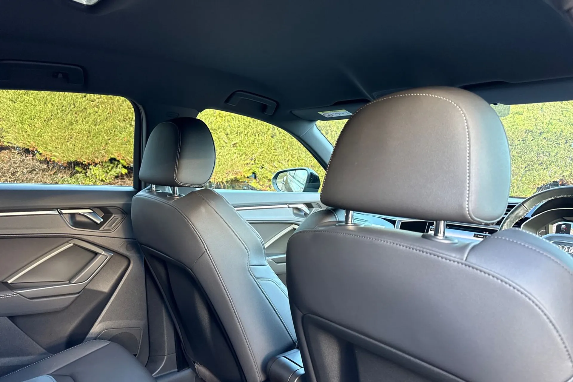 Audi Q3 thumbnail image number 26