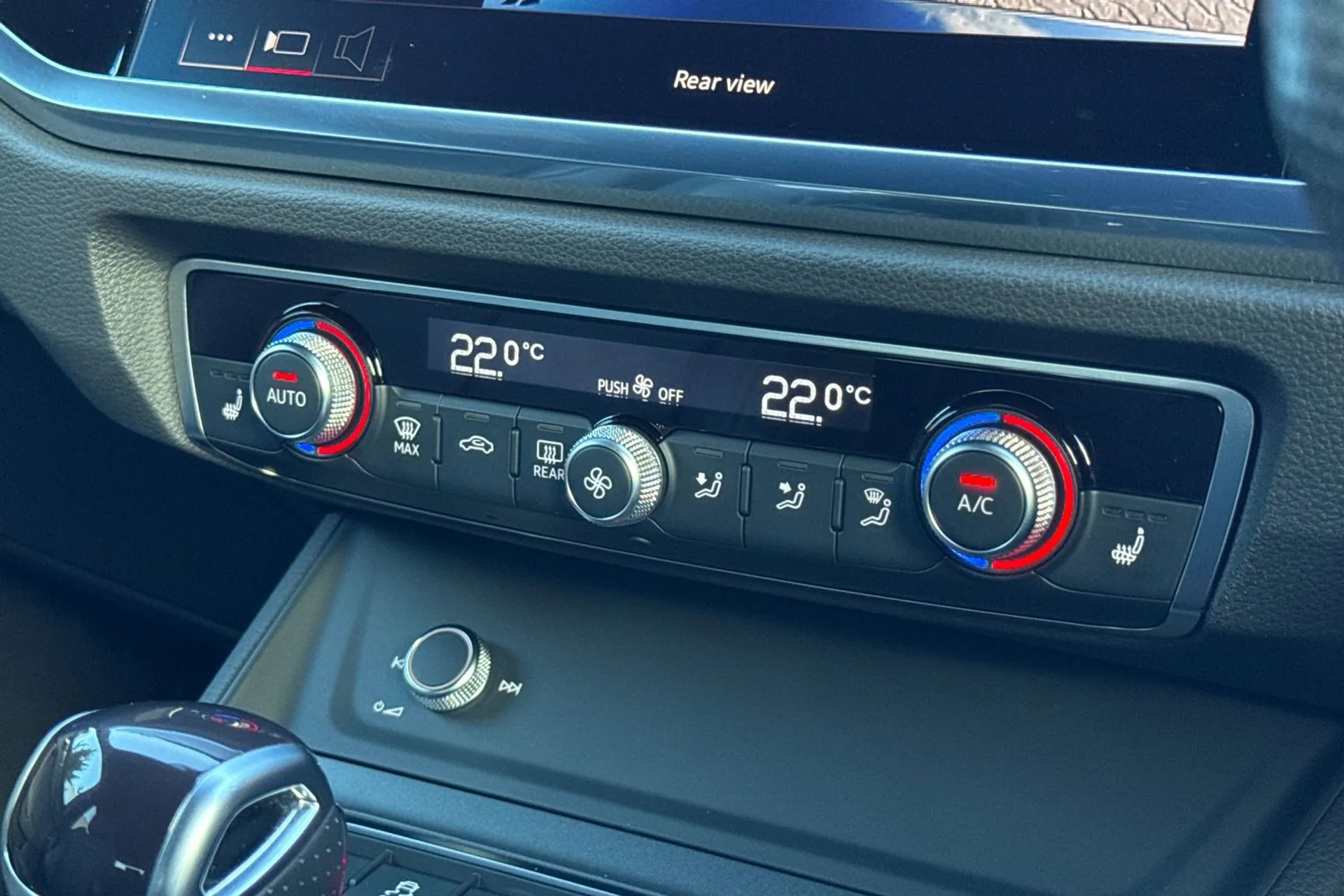 Audi Q3 thumbnail image number 37