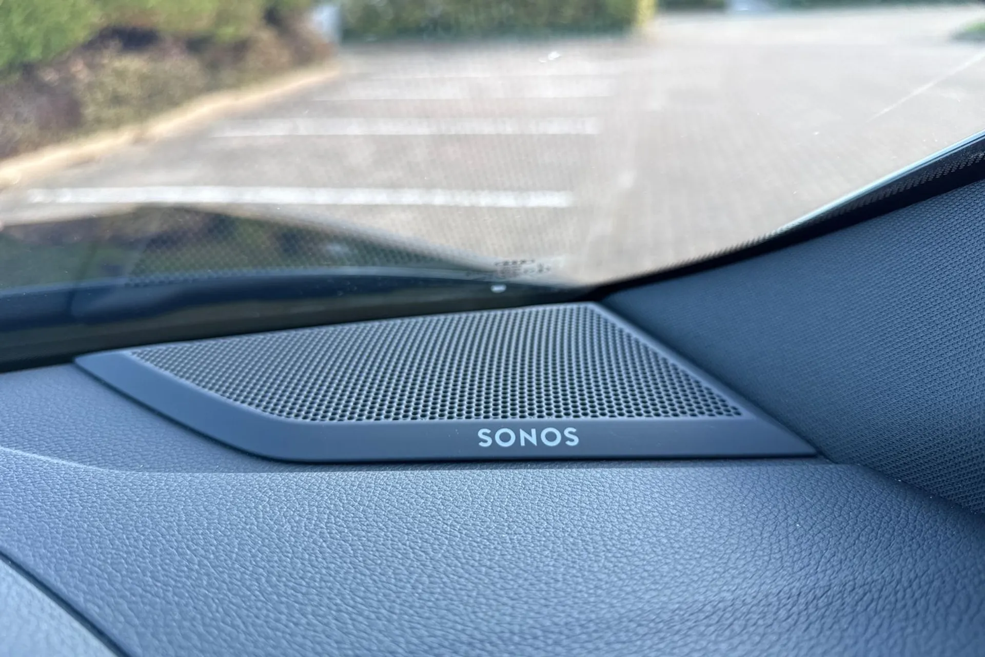 Audi Q3 thumbnail image number 22