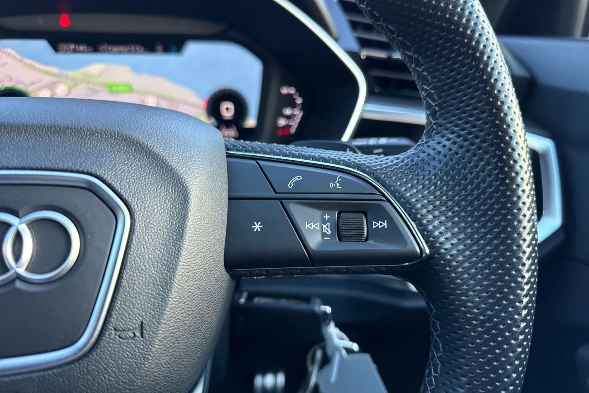 Audi Q3 thumbnail image number 44