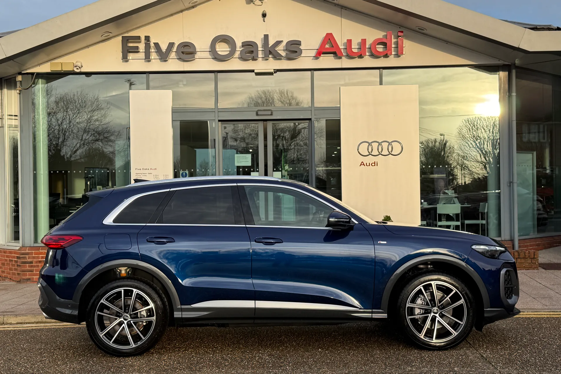 Audi Q5 thumbnail image number 2