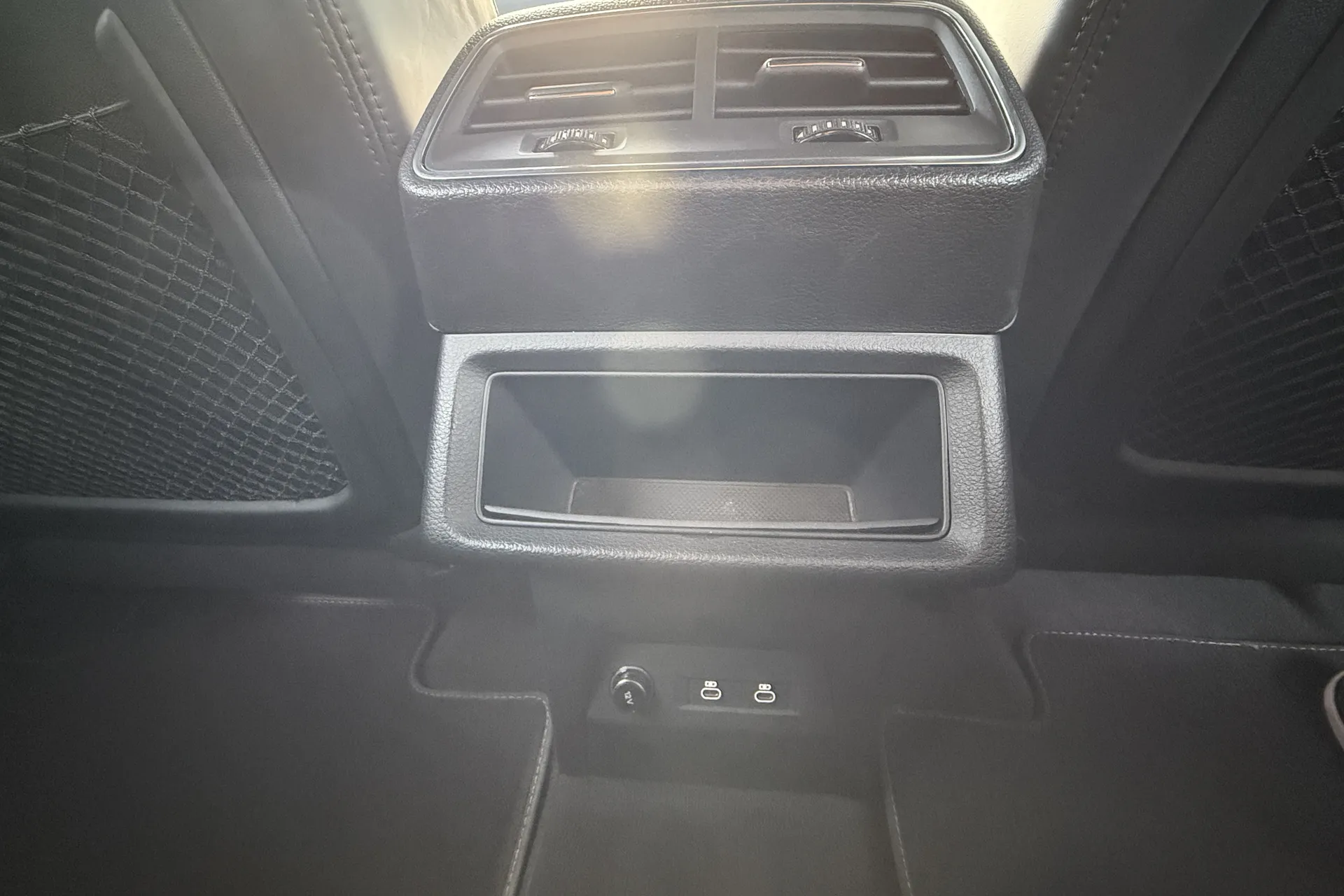 Audi e-tron thumbnail image number 45