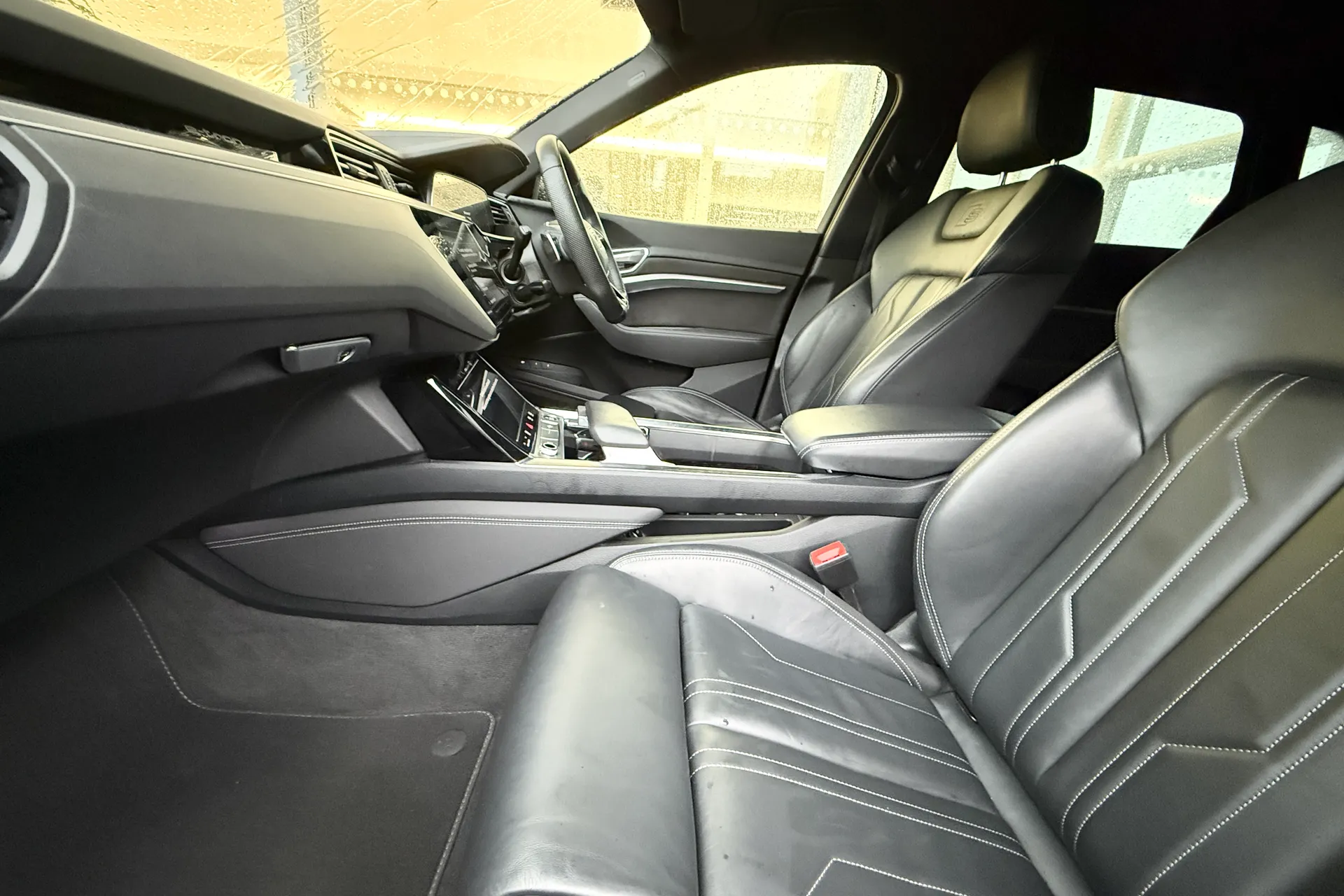 Audi e-tron thumbnail image number 48