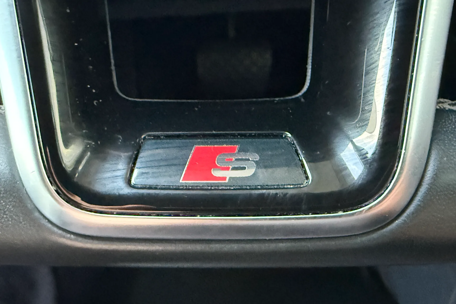 Audi e-tron thumbnail image number 12