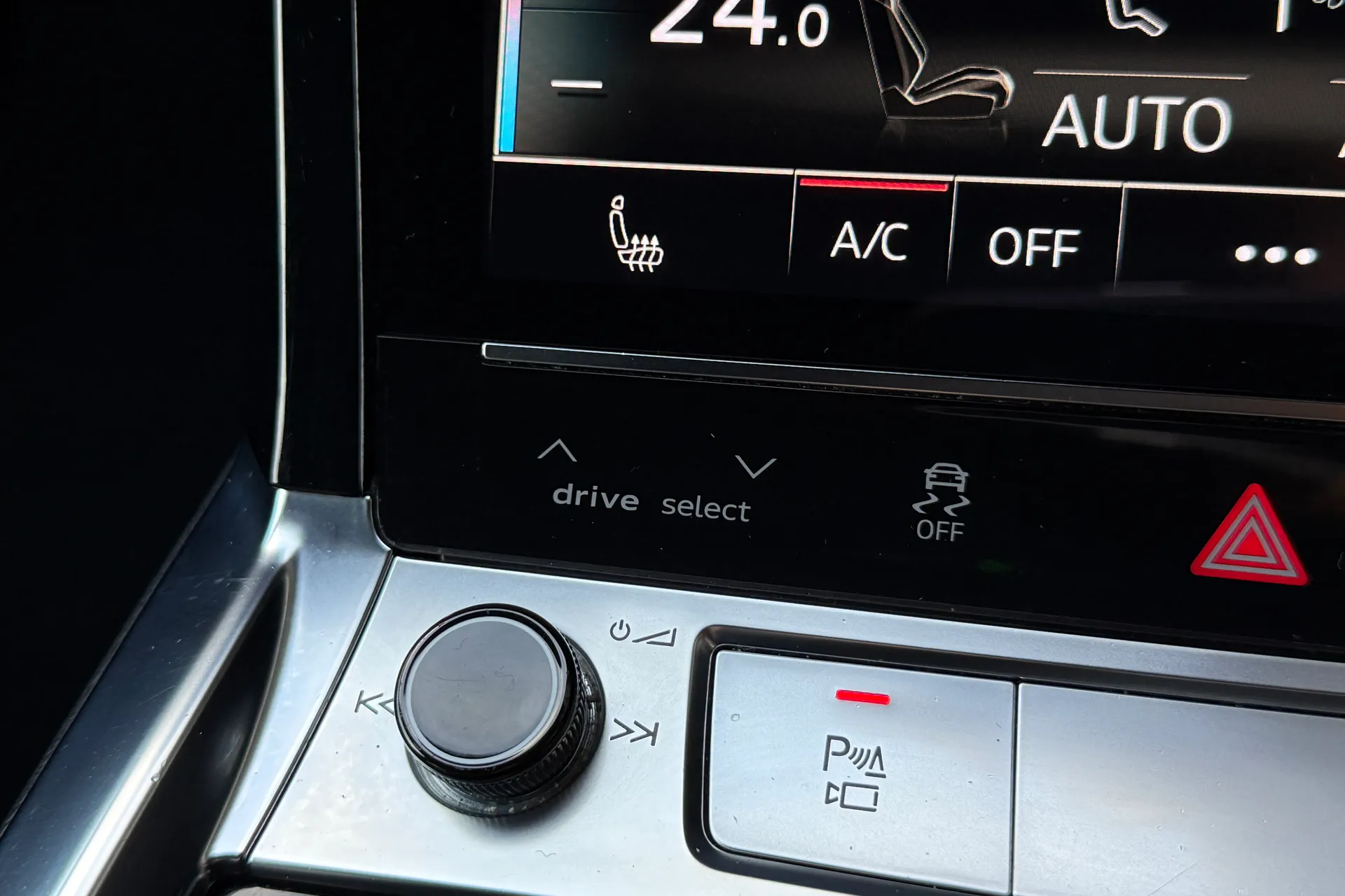 Audi e-tron thumbnail image number 14