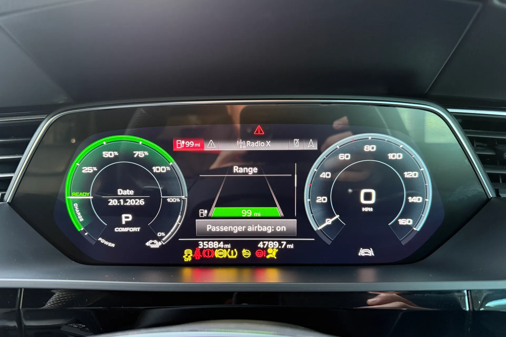 Audi e-tron thumbnail image number 64