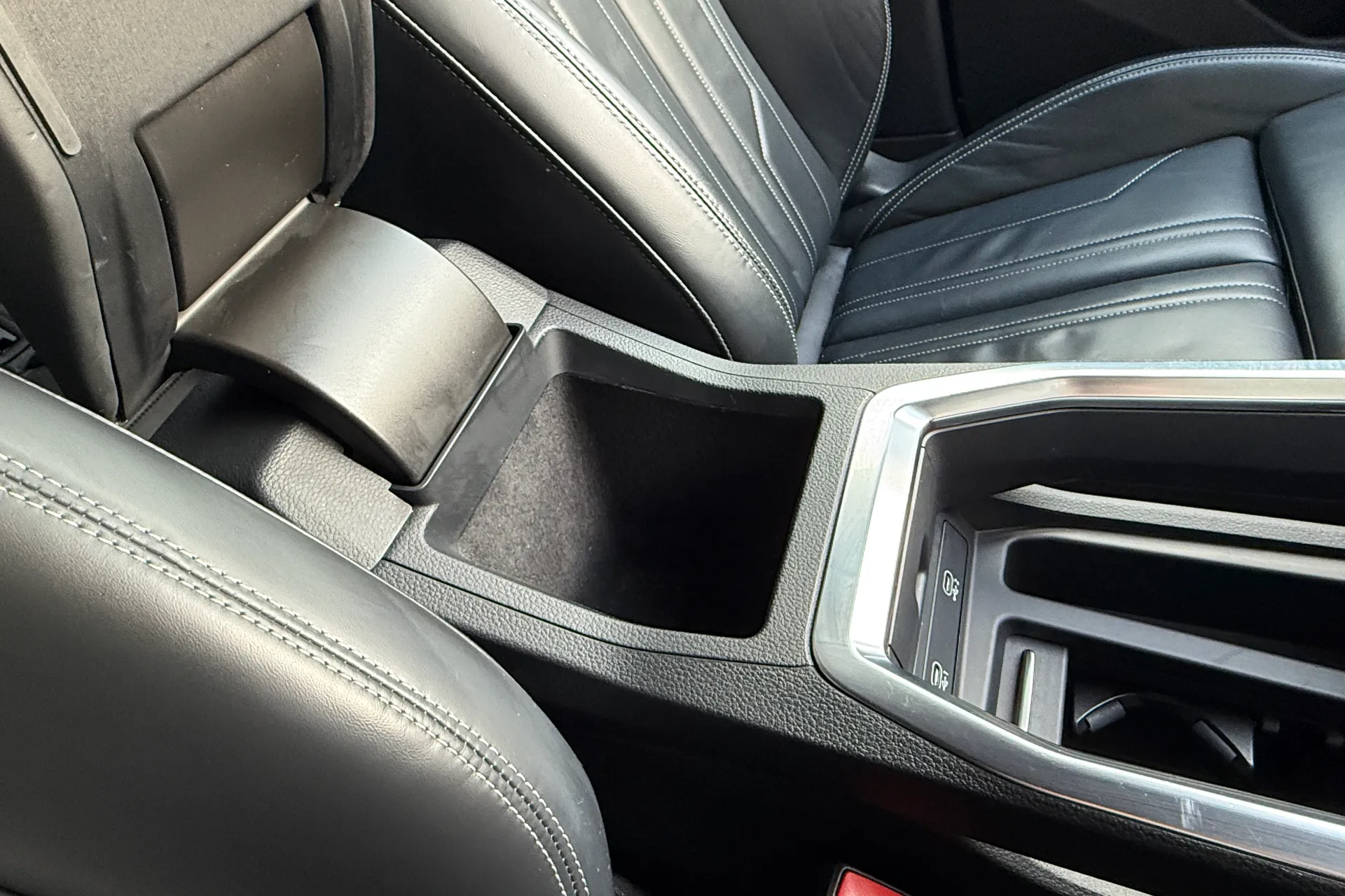 Audi e-tron thumbnail image number 35