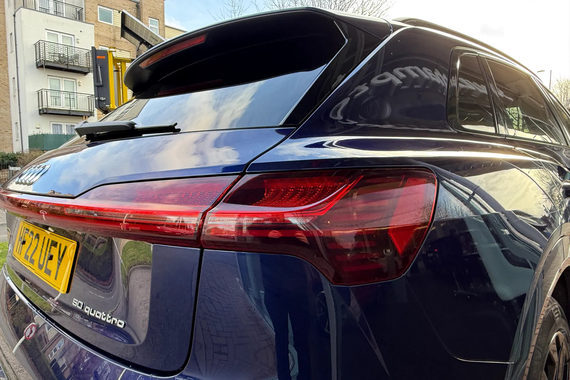 Audi e-tron thumbnail image number 49