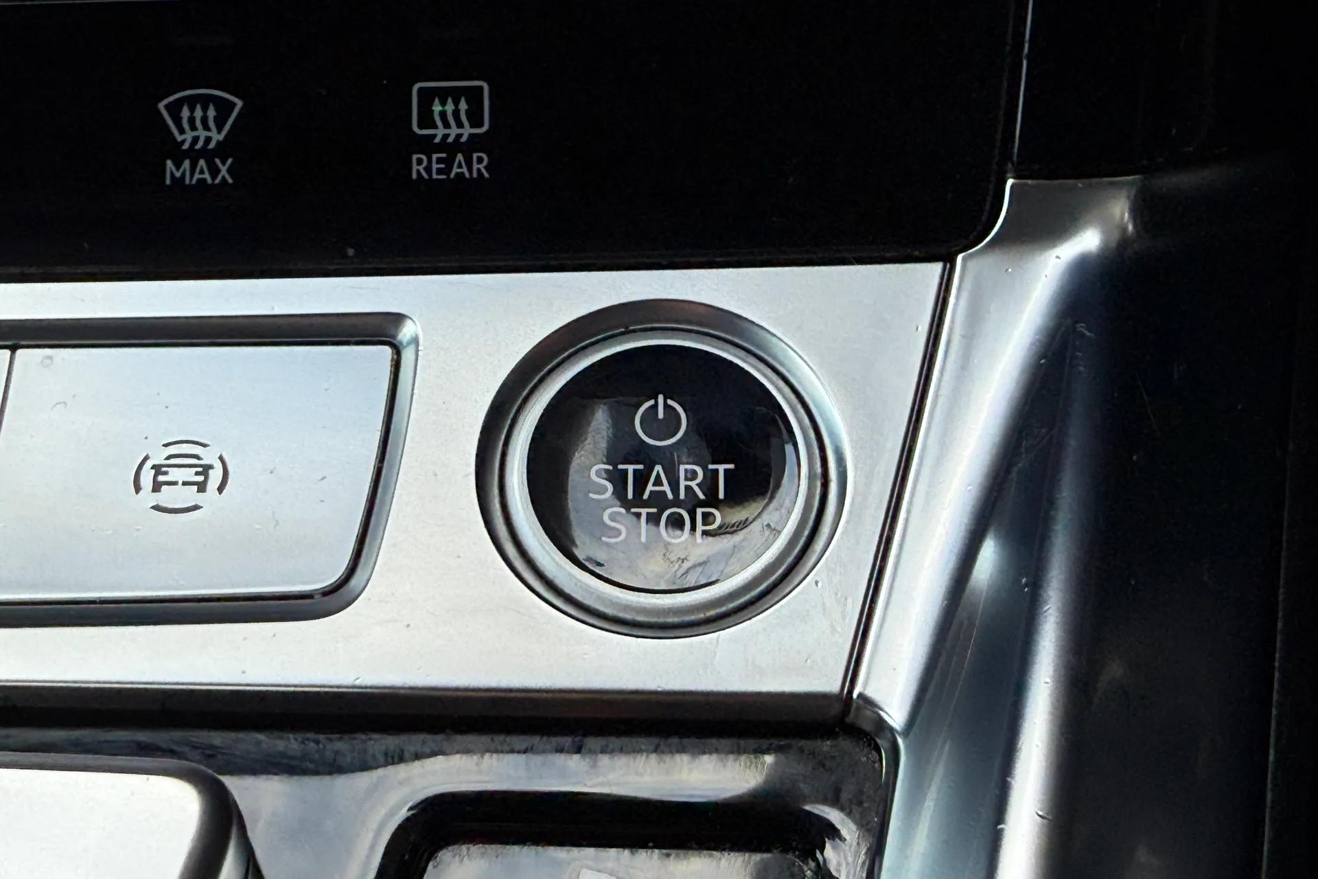 Audi e-tron thumbnail image number 17