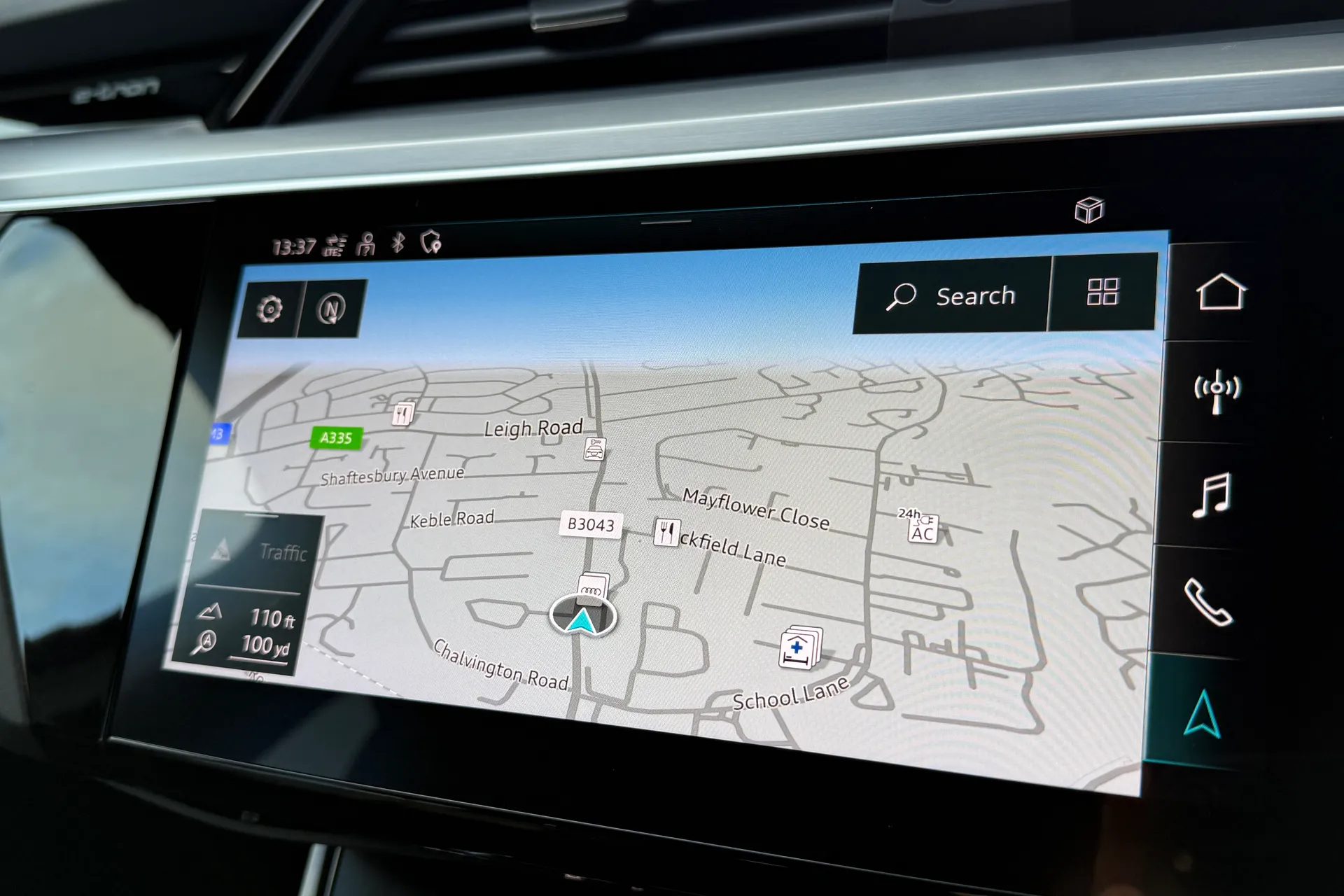 Audi e-tron thumbnail image number 4