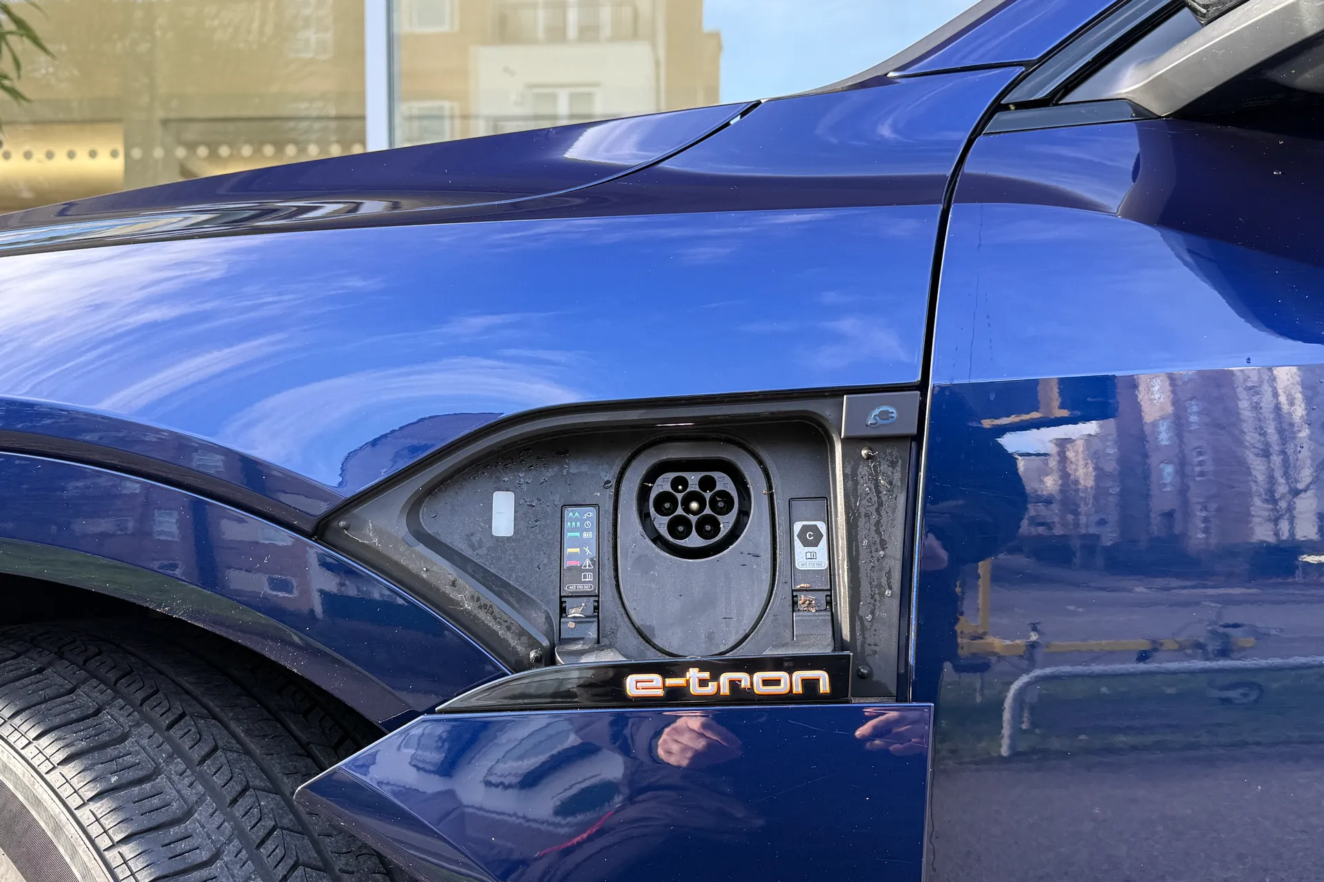 Audi e-tron thumbnail image number 61