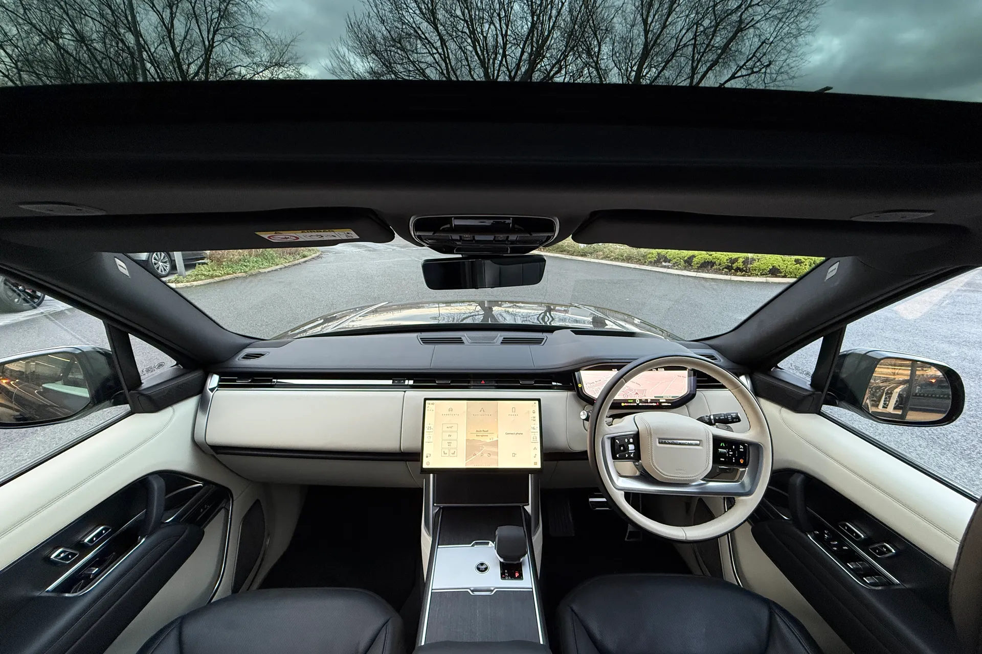 LAND ROVER RANGE ROVER thumbnail image number 3