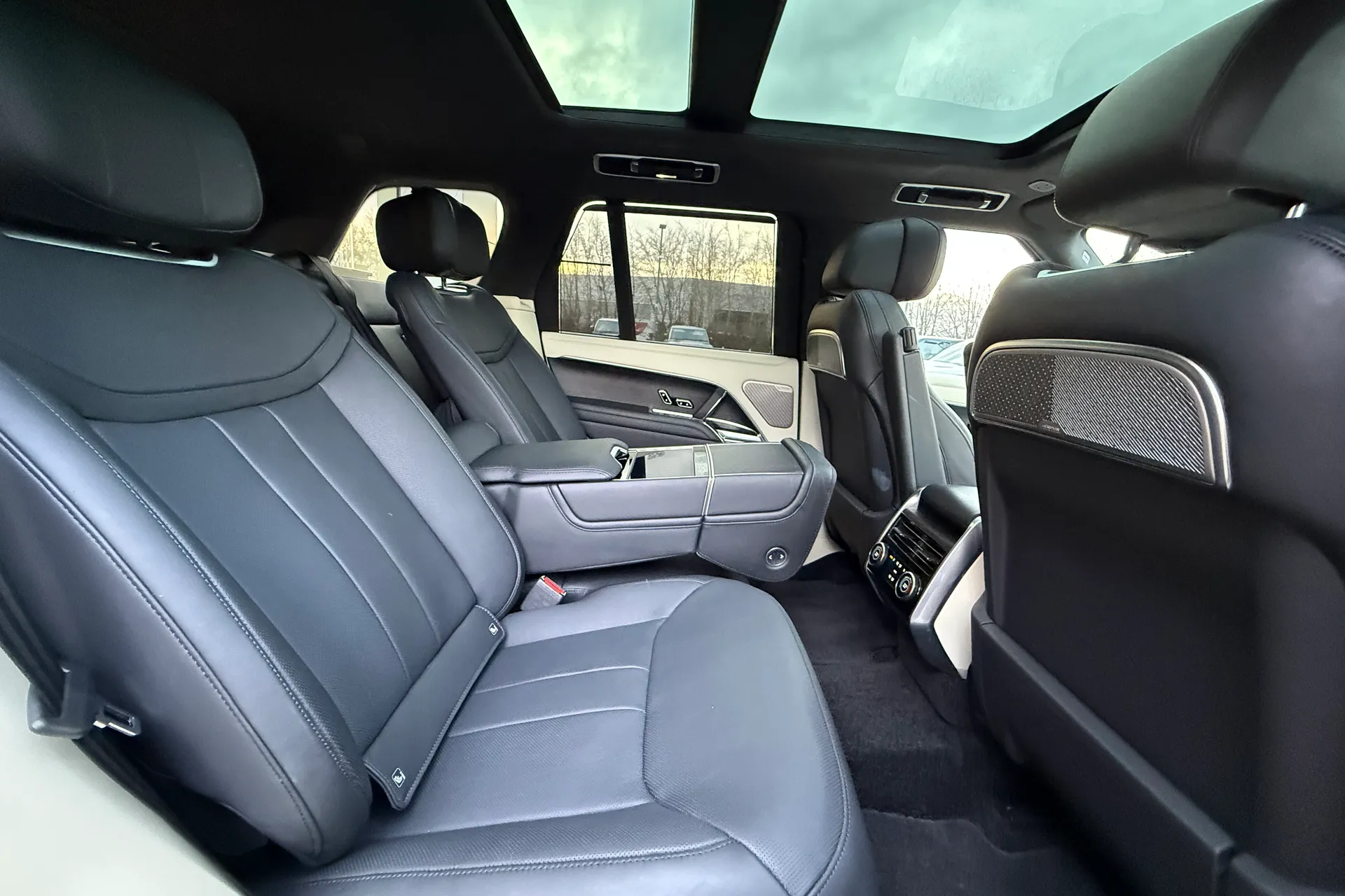 LAND ROVER RANGE ROVER thumbnail image number 43