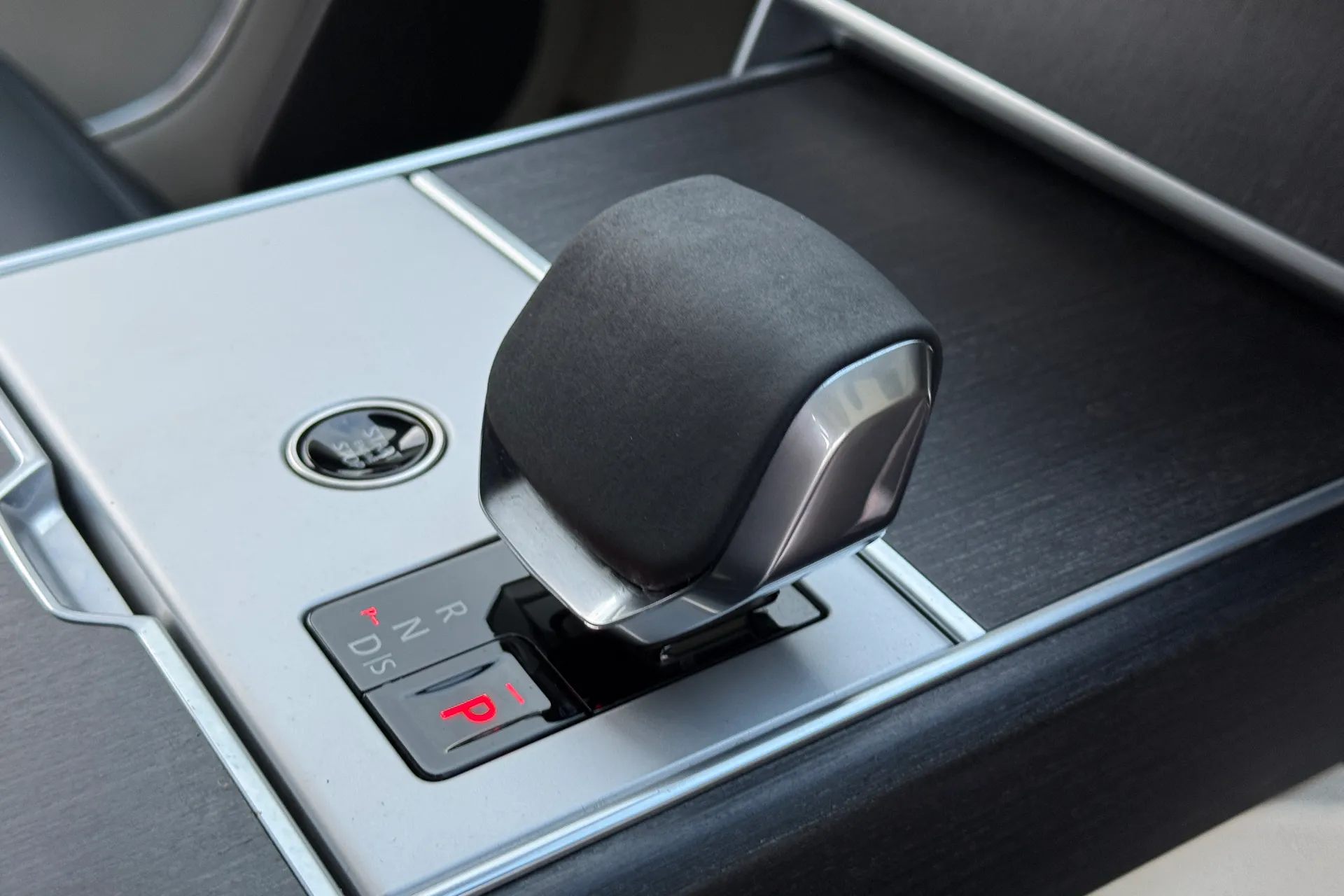 LAND ROVER RANGE ROVER thumbnail image number 21