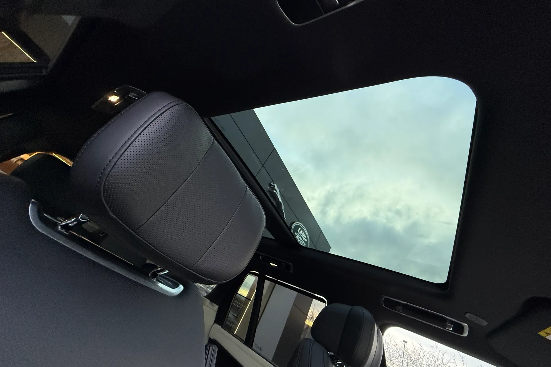 LAND ROVER RANGE ROVER thumbnail image number 40