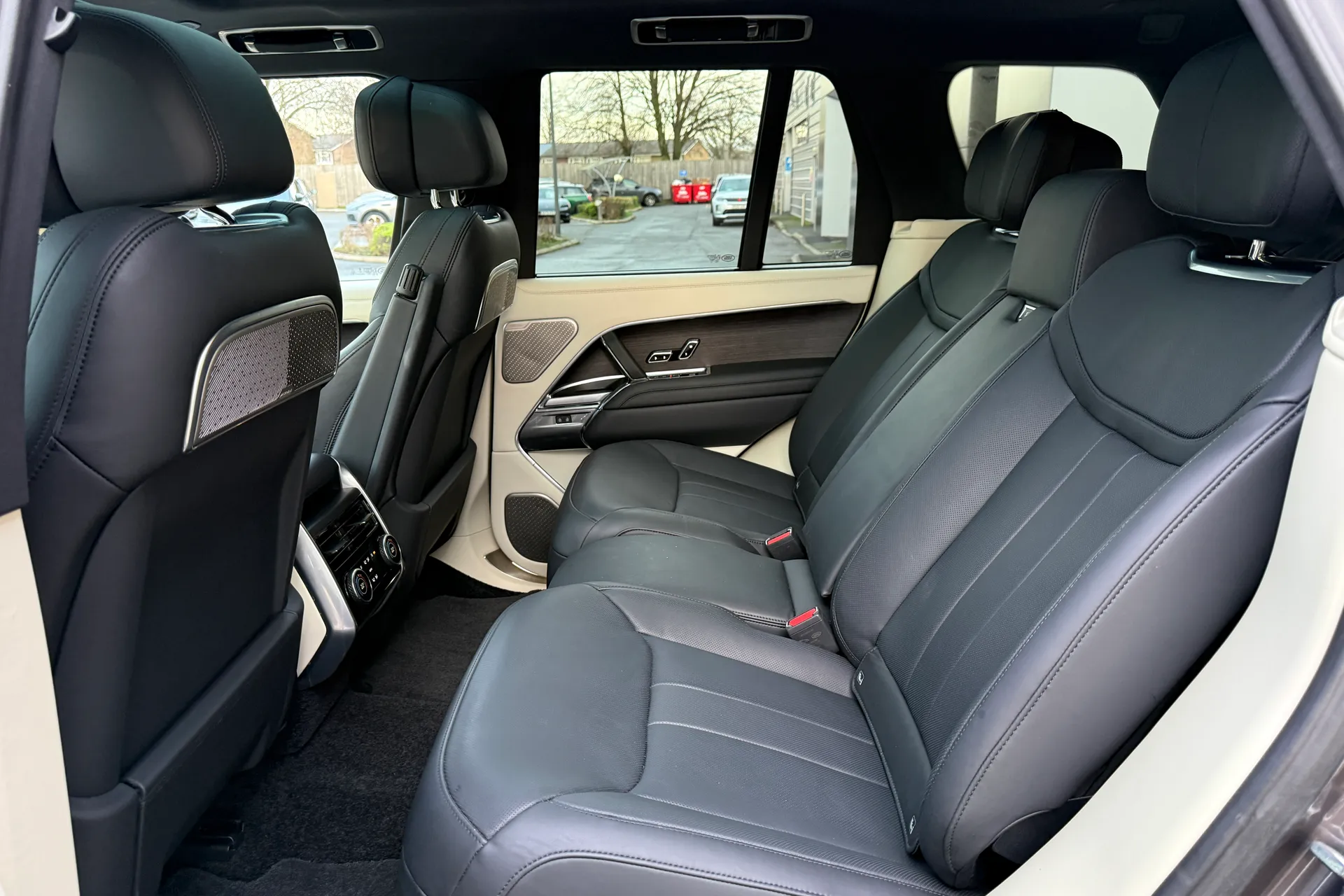 LAND ROVER RANGE ROVER thumbnail image number 51