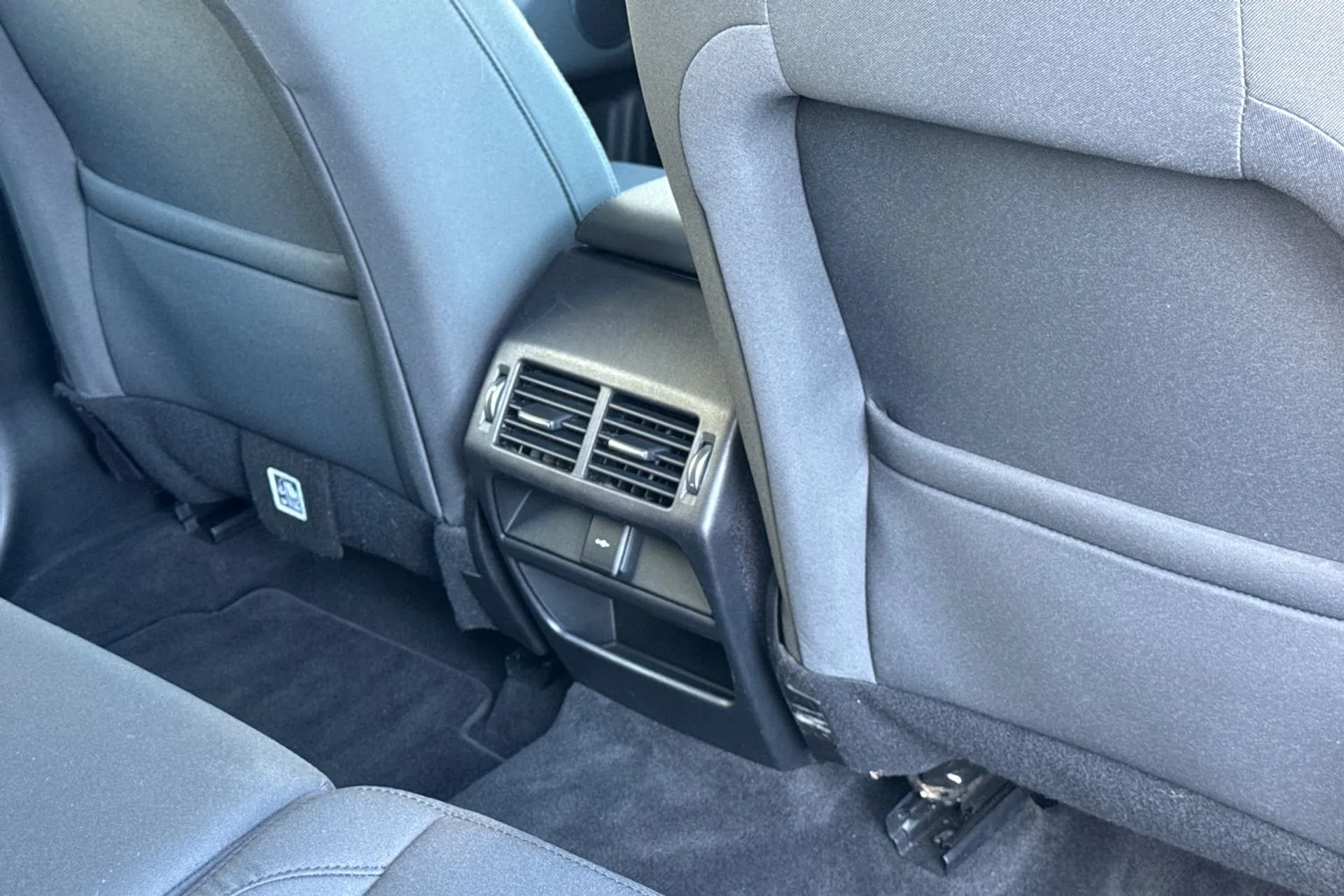 LAND ROVER DISCOVERY SPORT thumbnail image number 29