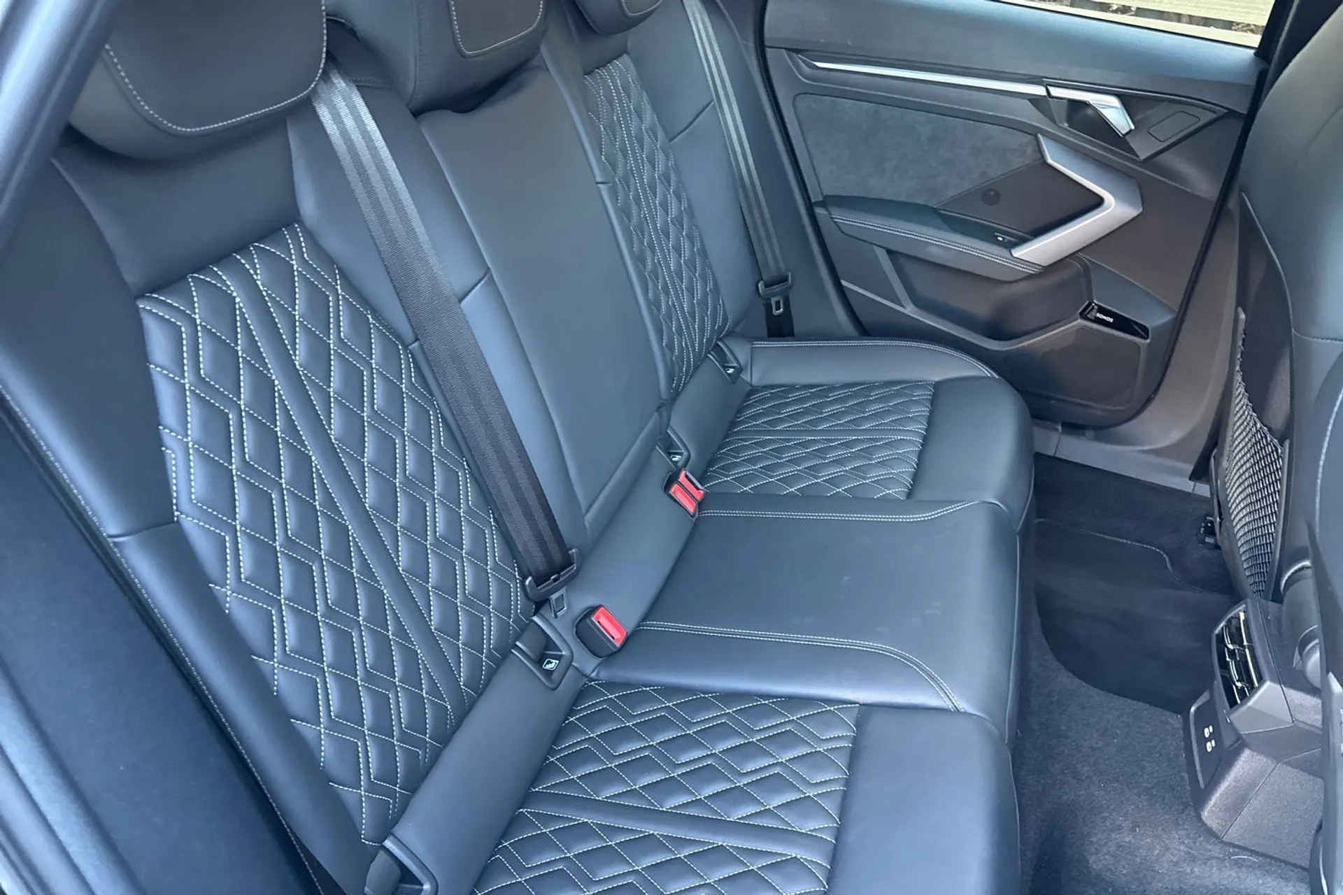 Audi A3 thumbnail image number 25