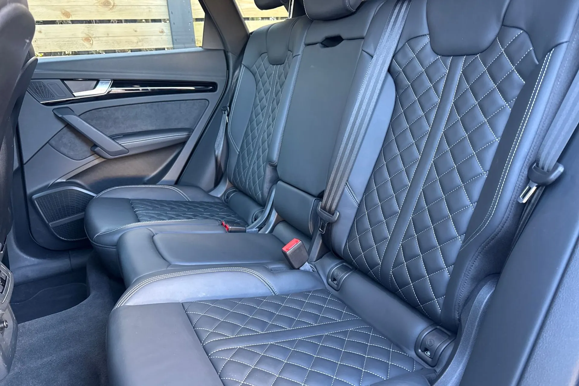 Audi Q5 thumbnail image number 32