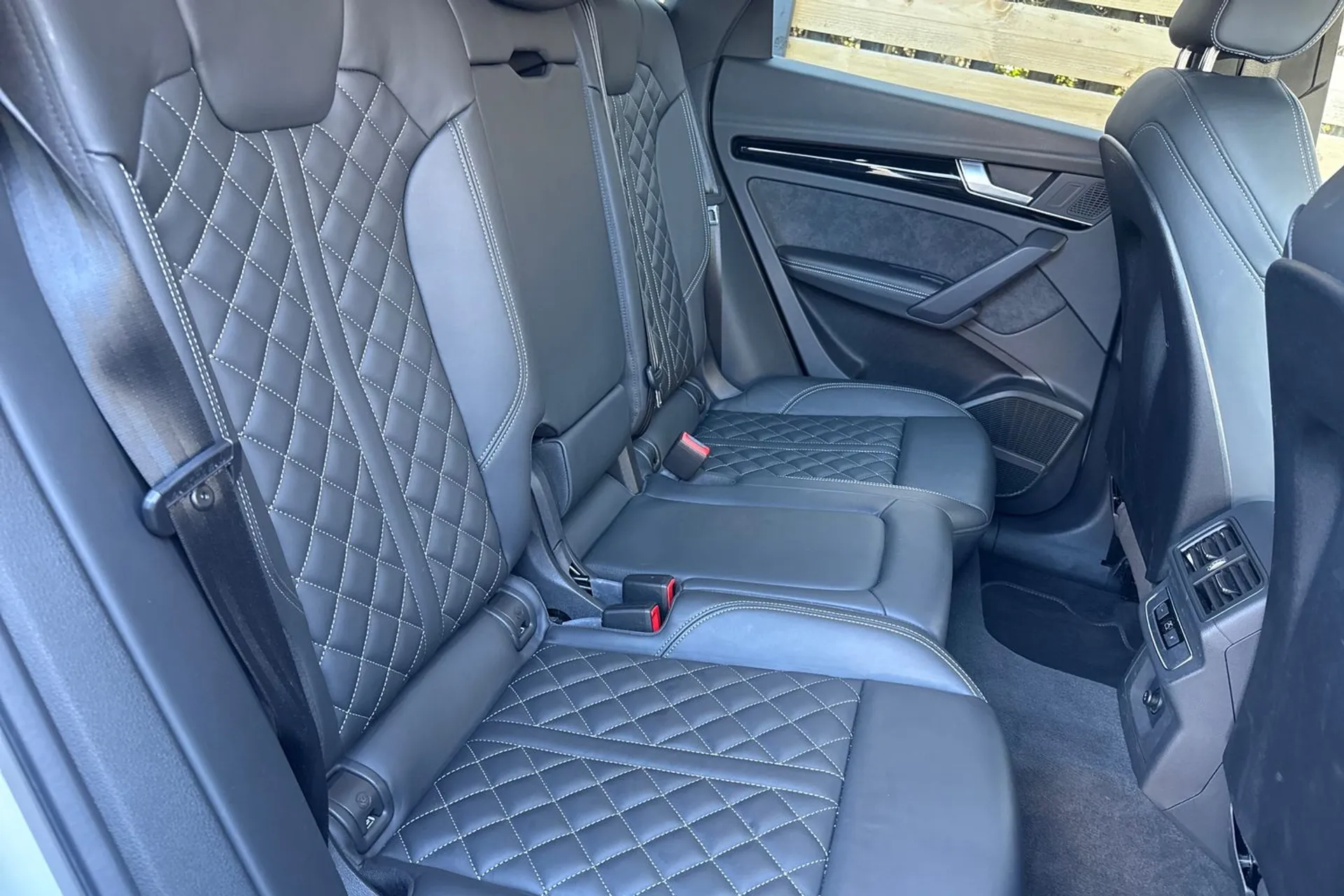 Audi Q5 thumbnail image number 24