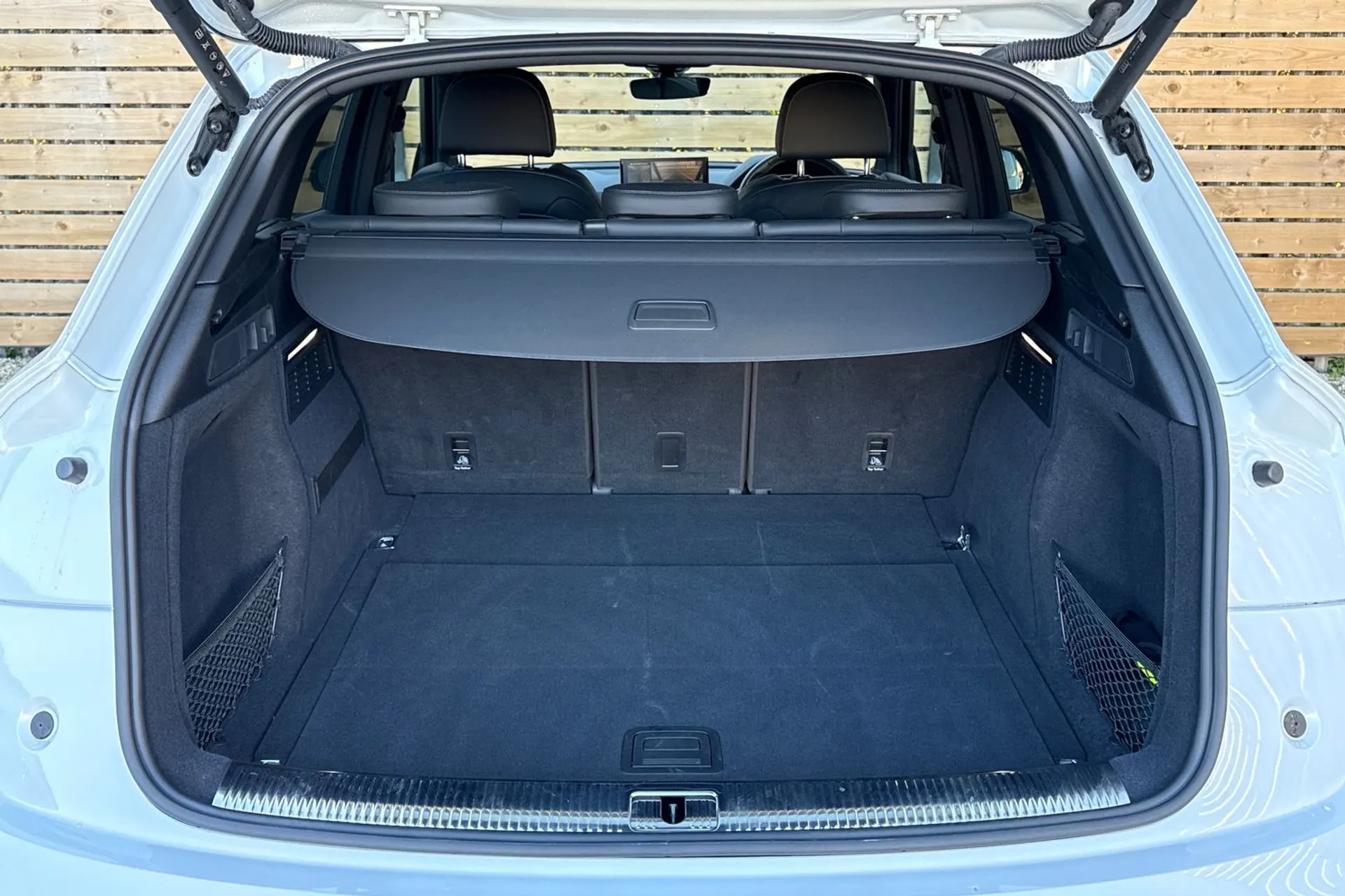 Audi Q5 thumbnail image number 21