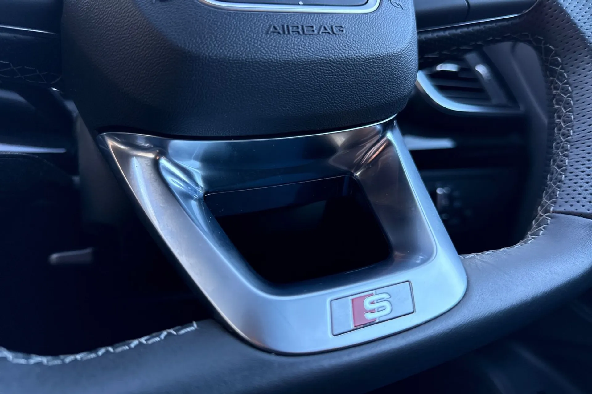 Audi Q5 thumbnail image number 45