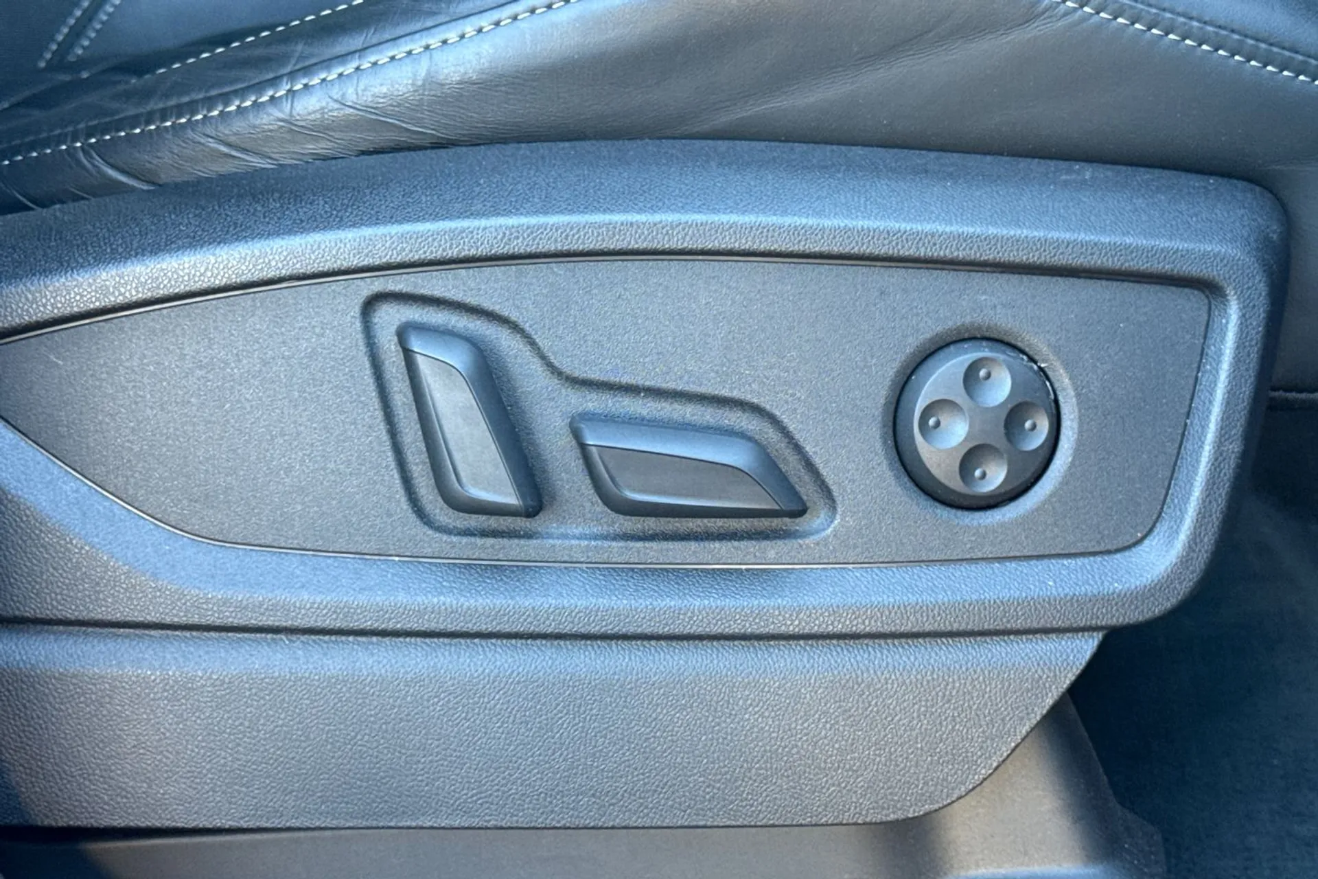 Audi Q5 thumbnail image number 50