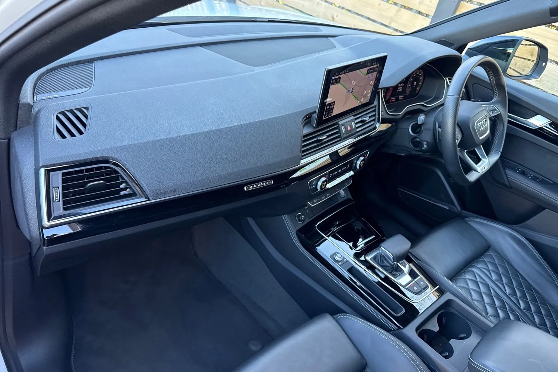 Audi Q5 thumbnail image number 29