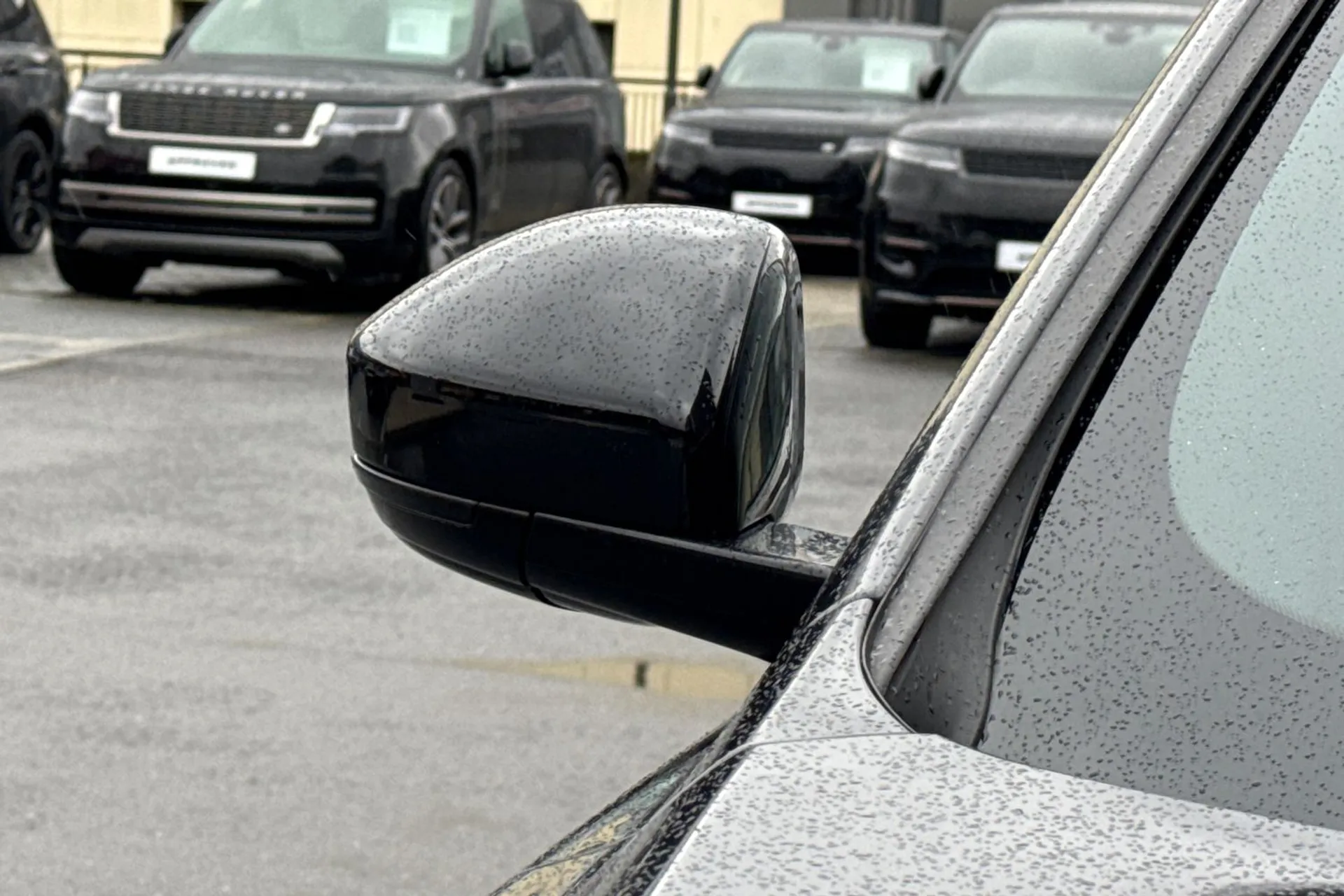 Jaguar F-PACE thumbnail image number 26