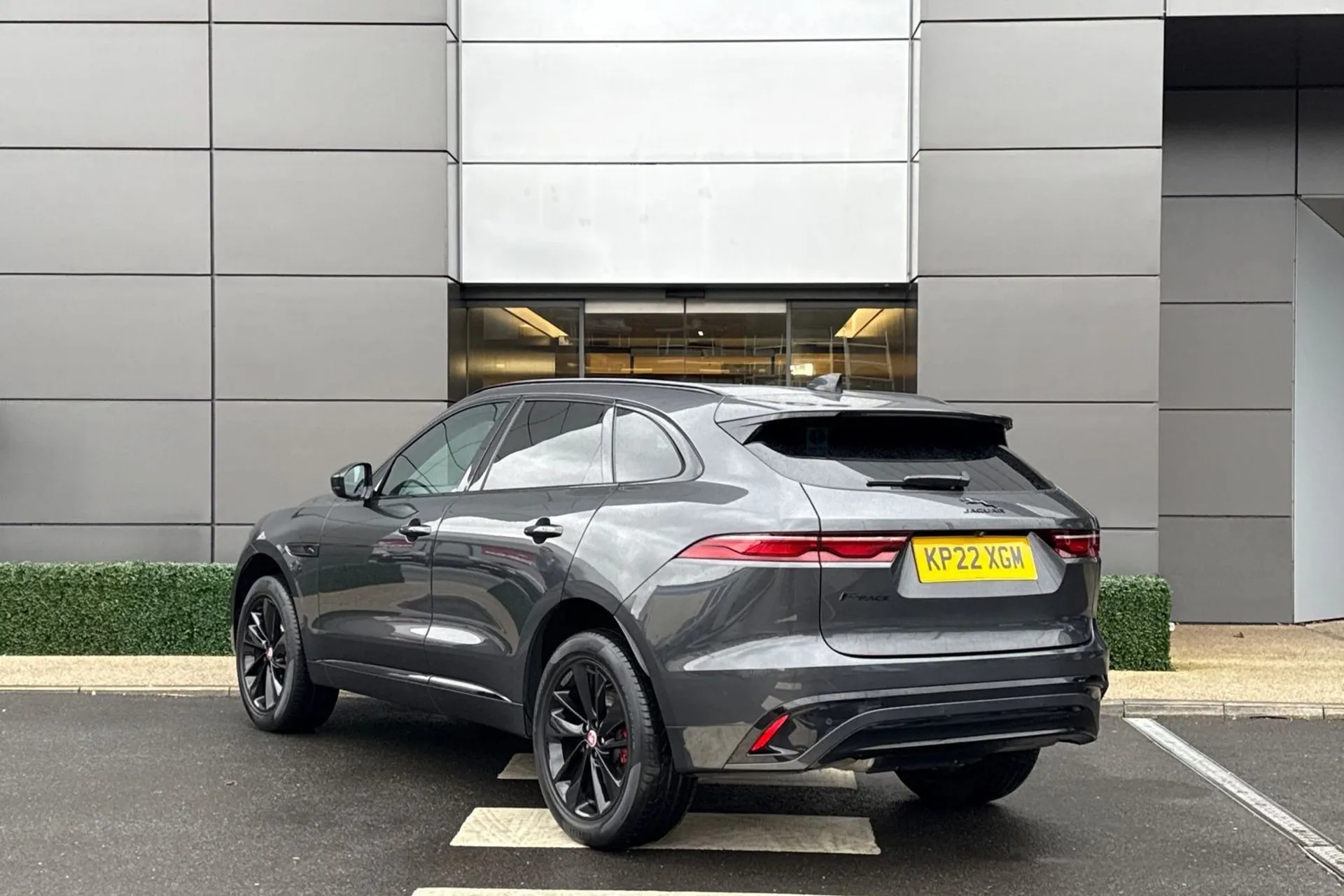 Jaguar F-PACE thumbnail image number 15