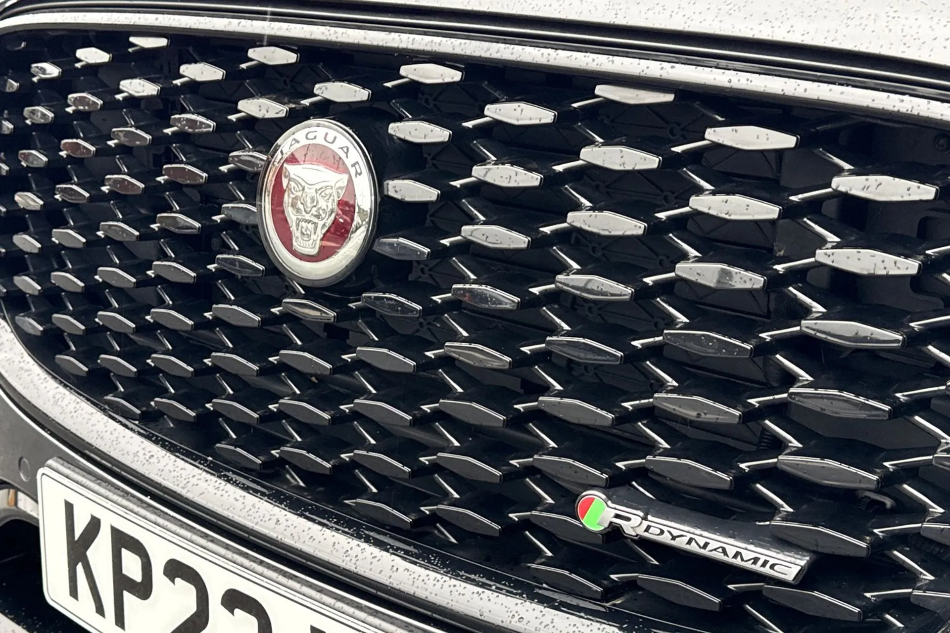 Jaguar F-PACE thumbnail image number 19