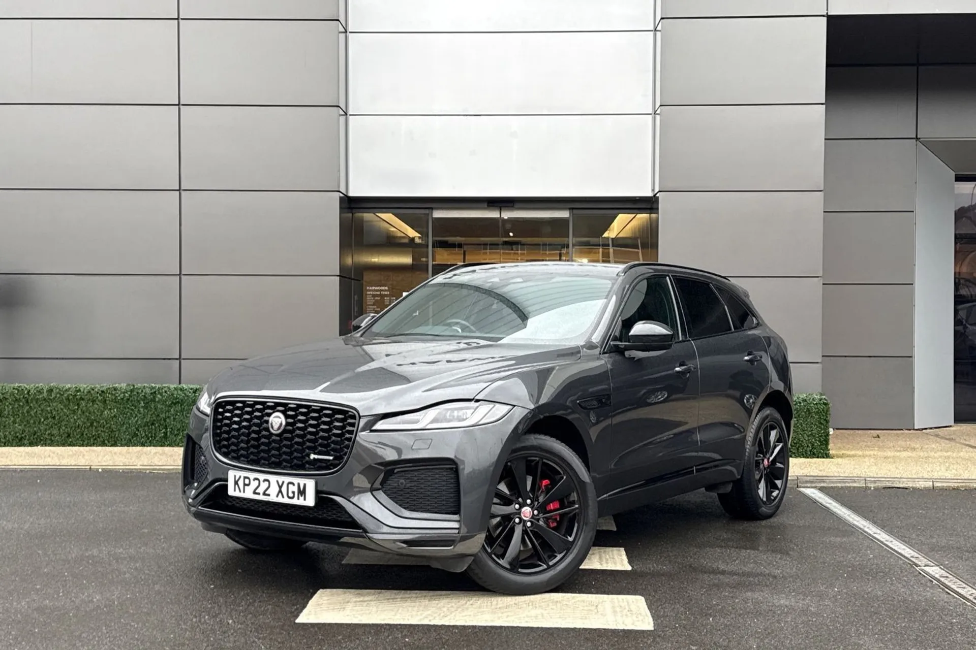 Jaguar F-PACE thumbnail image number 8