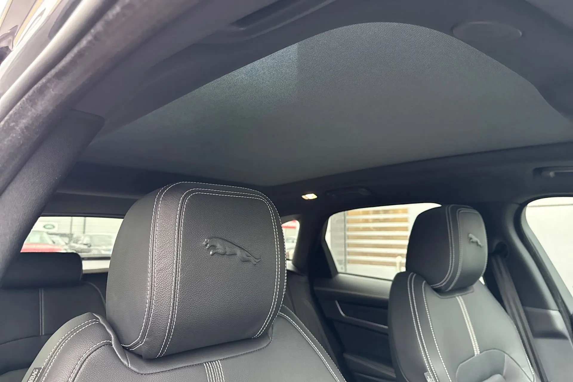 Jaguar F-PACE thumbnail image number 9