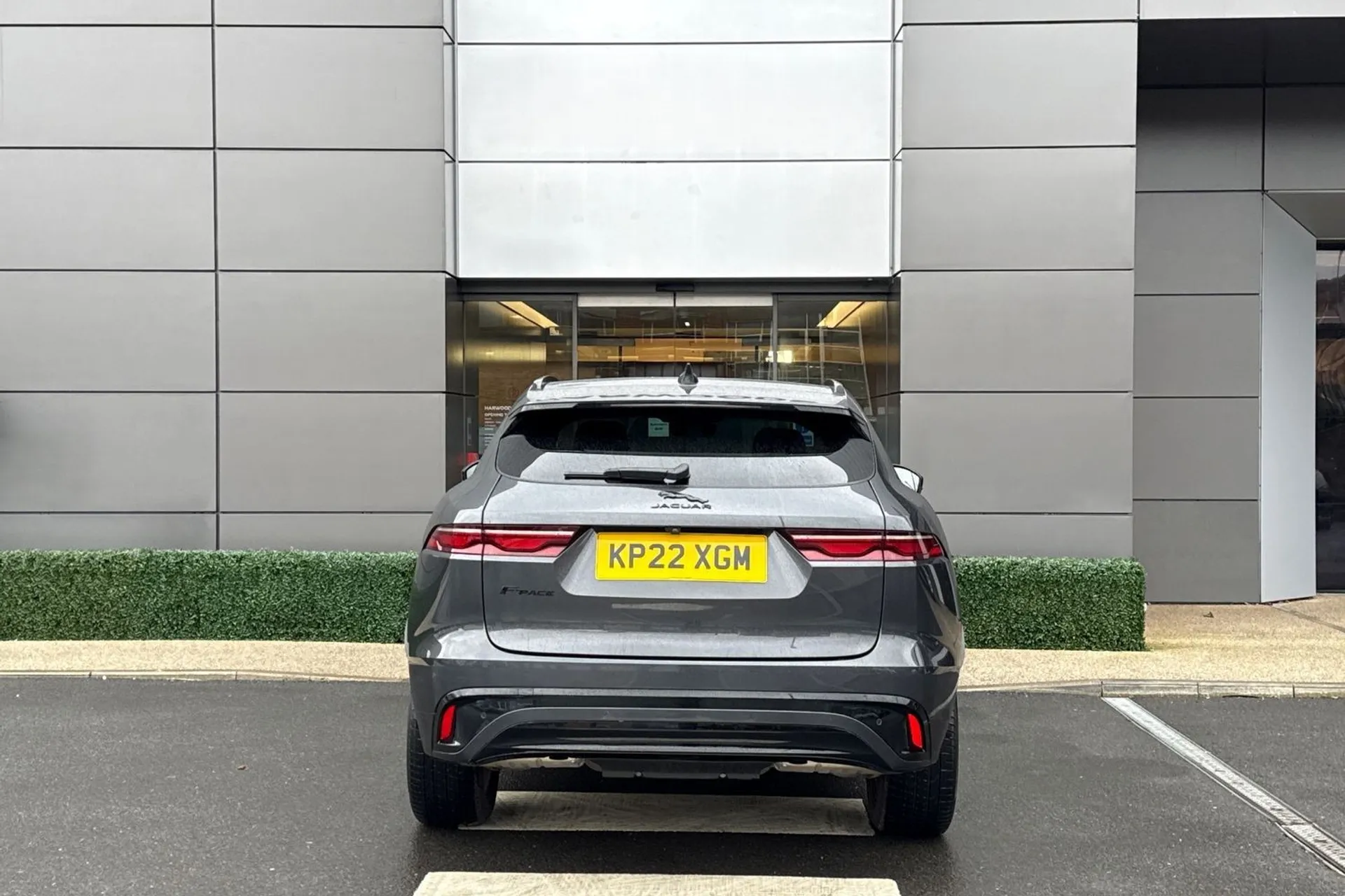 Jaguar F-PACE thumbnail image number 14