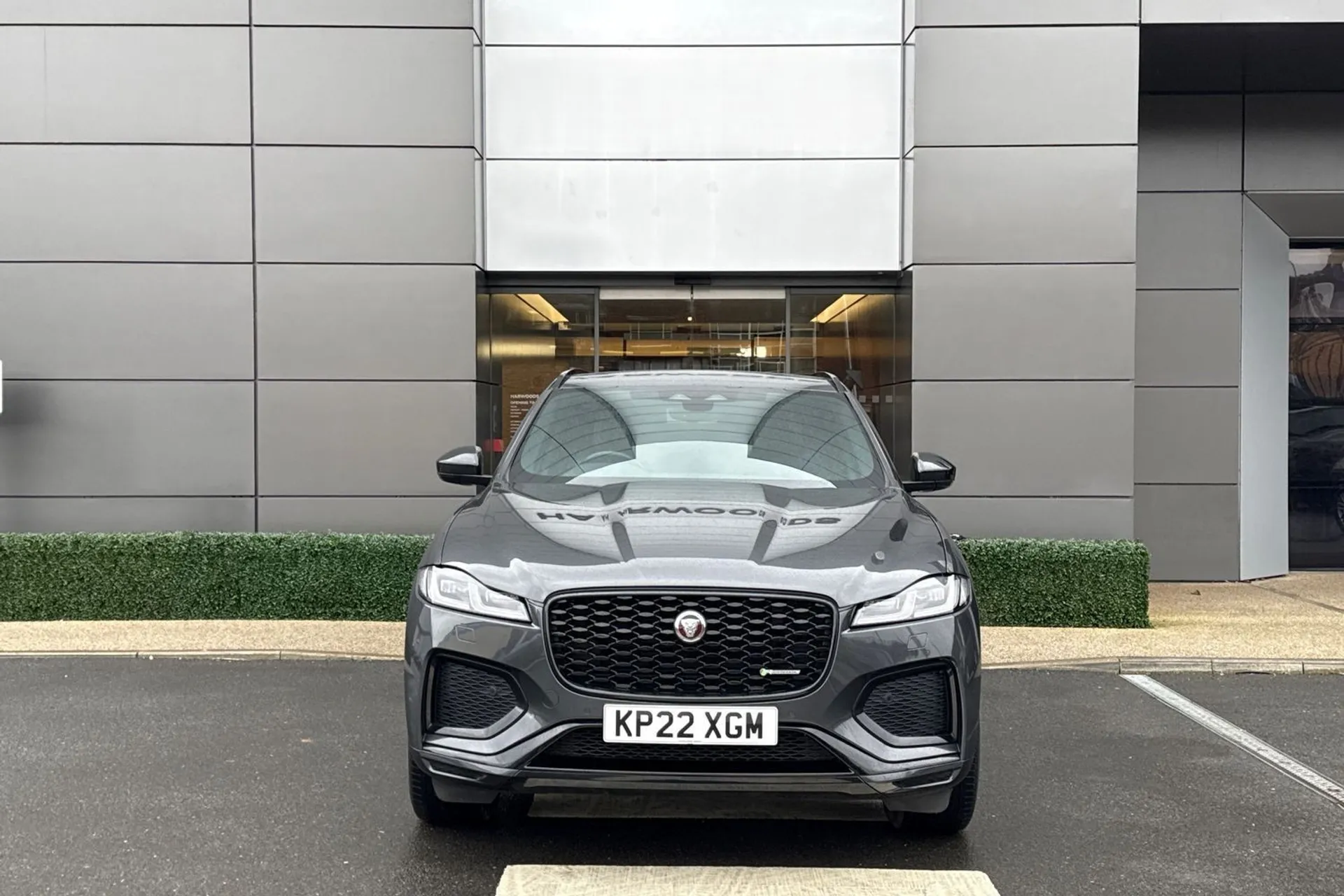 Jaguar F-PACE thumbnail image number 12