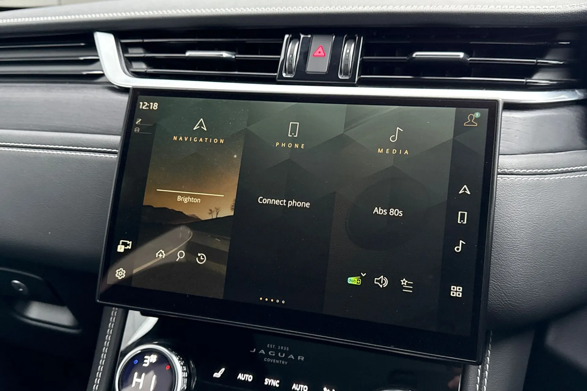 Jaguar F-PACE thumbnail image number 59