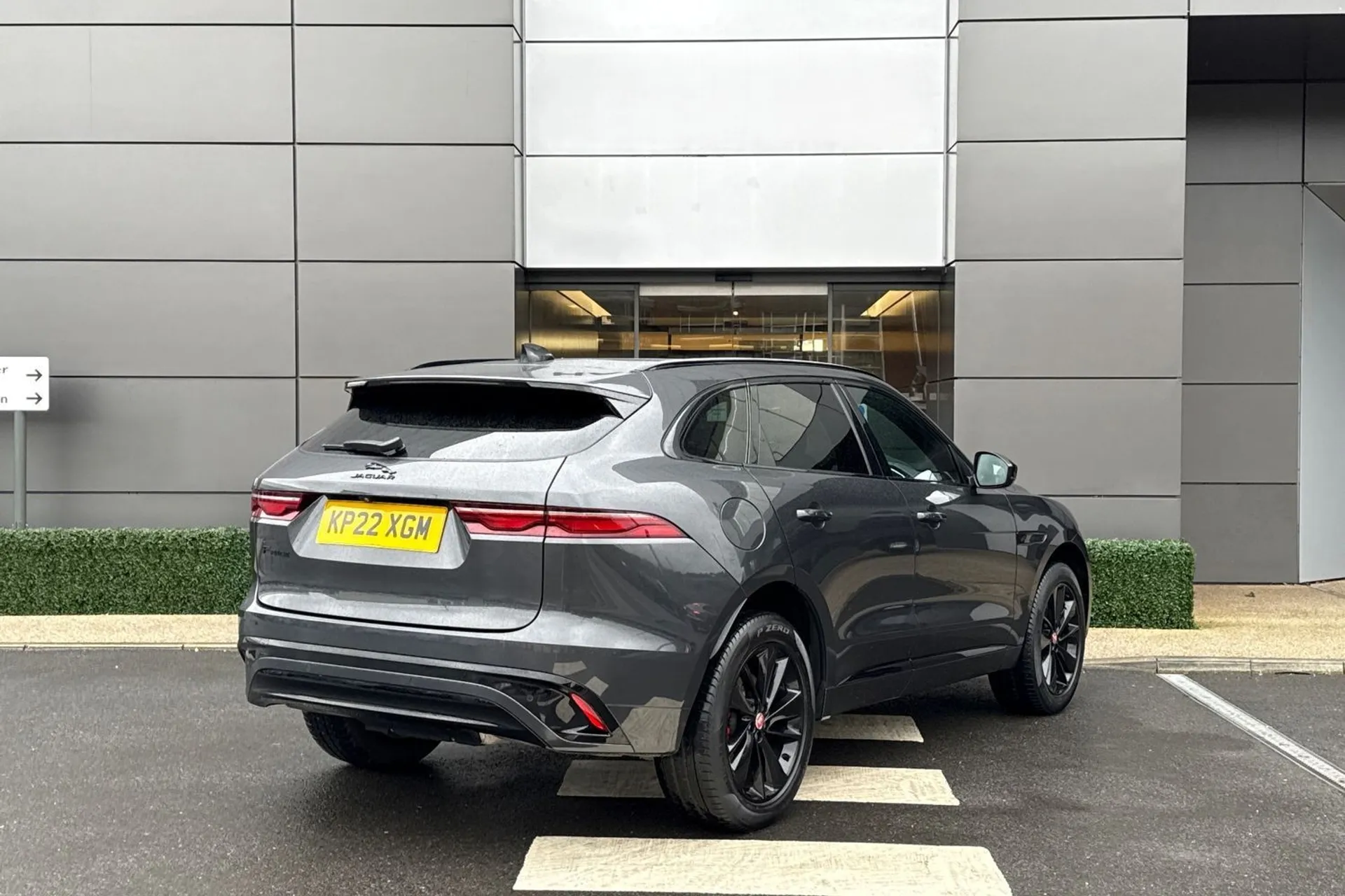 Jaguar F-PACE thumbnail image number 13