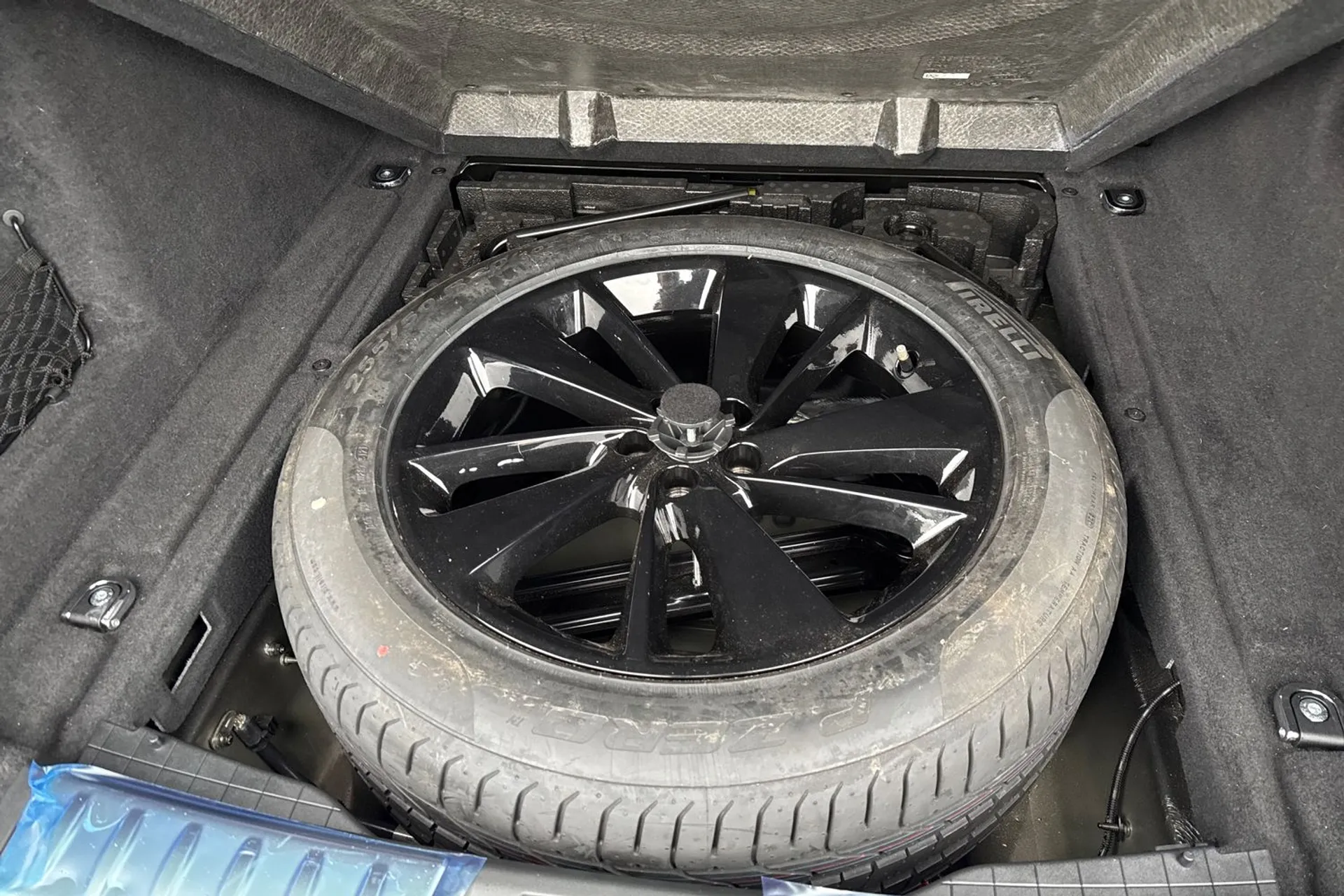 Jaguar F-PACE thumbnail image number 42