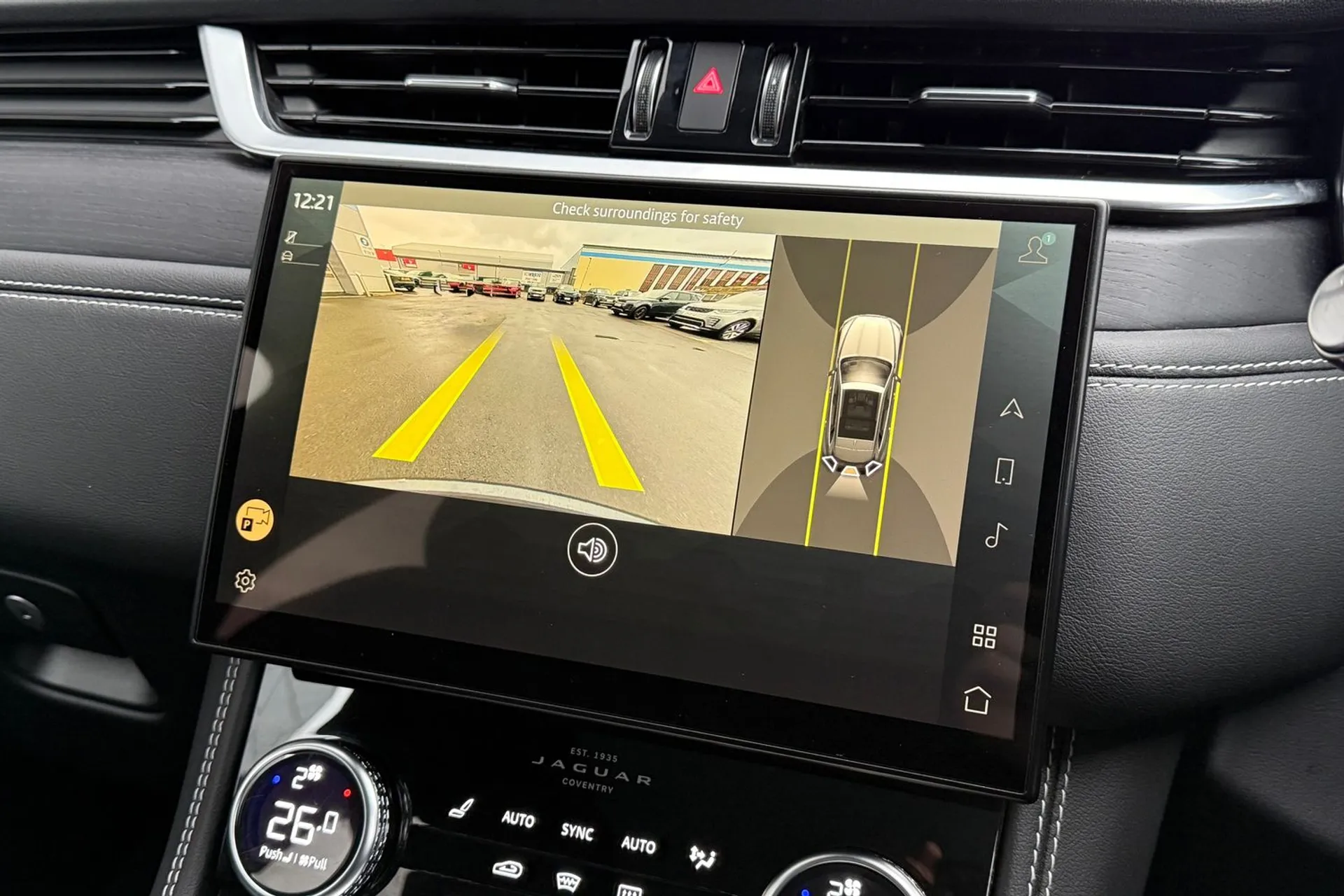 Jaguar F-PACE thumbnail image number 5