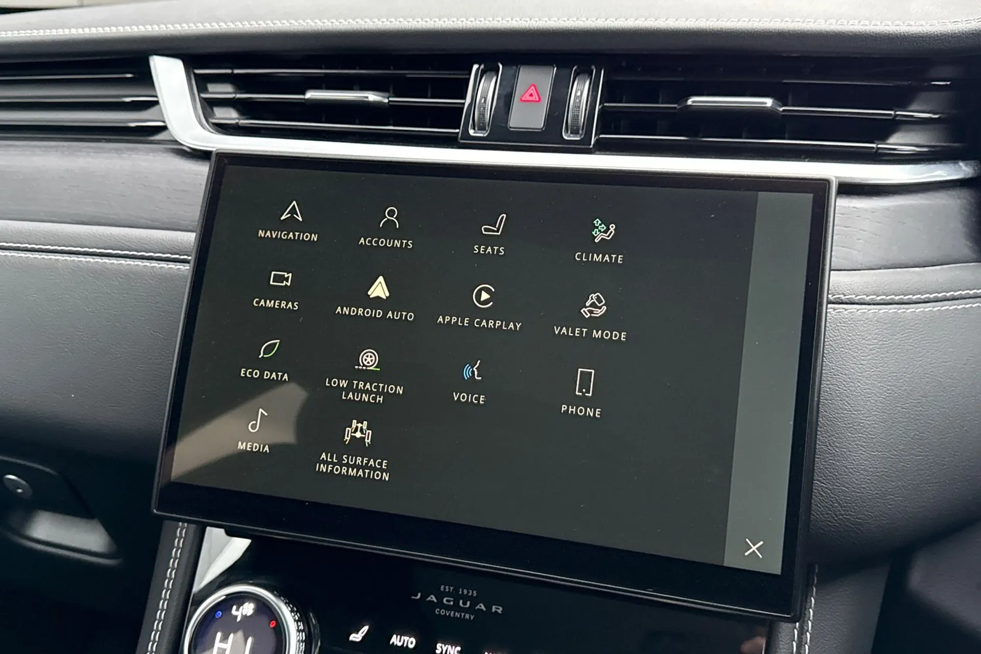 Jaguar F-PACE thumbnail image number 61