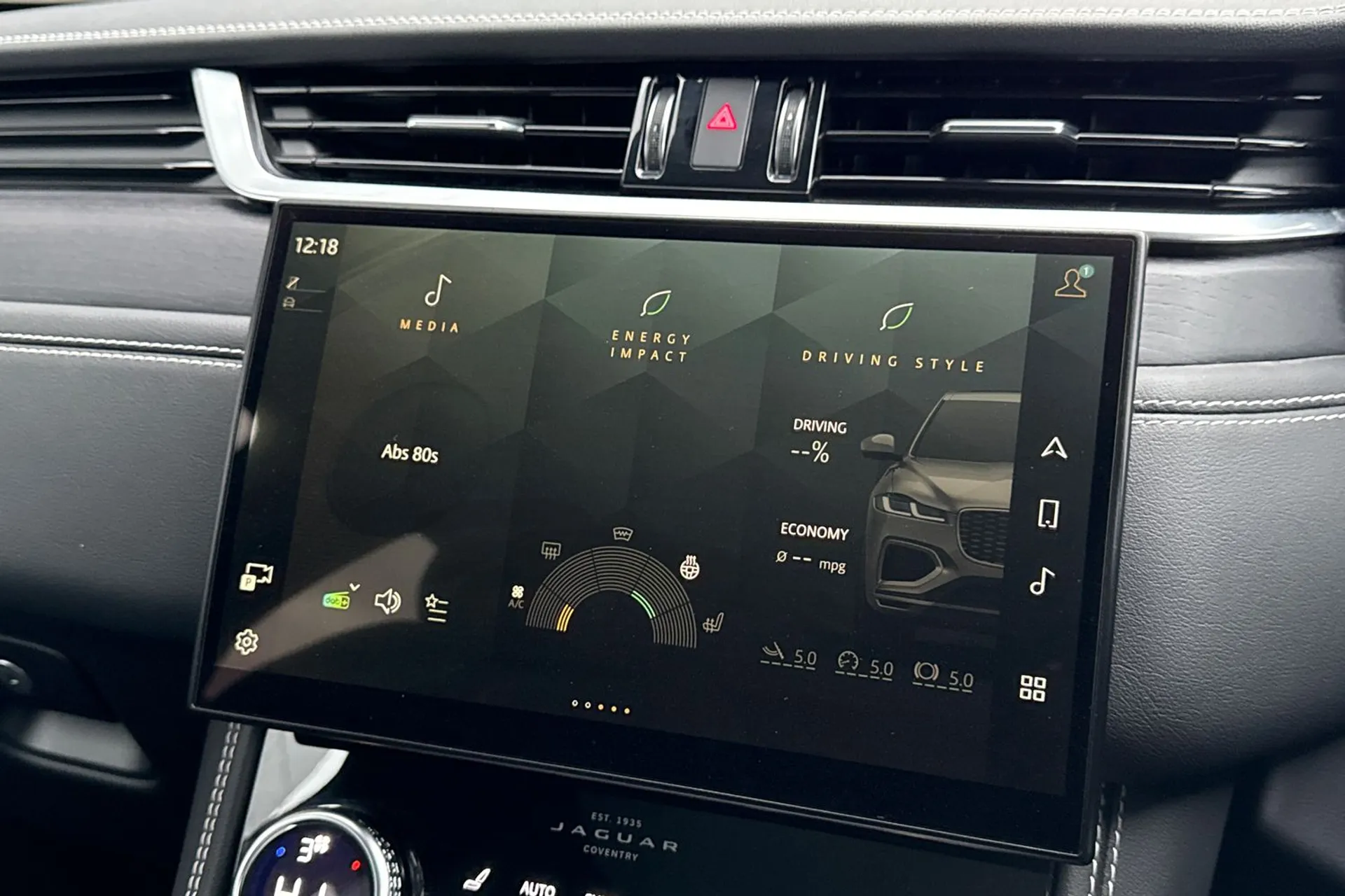 Jaguar F-PACE thumbnail image number 60