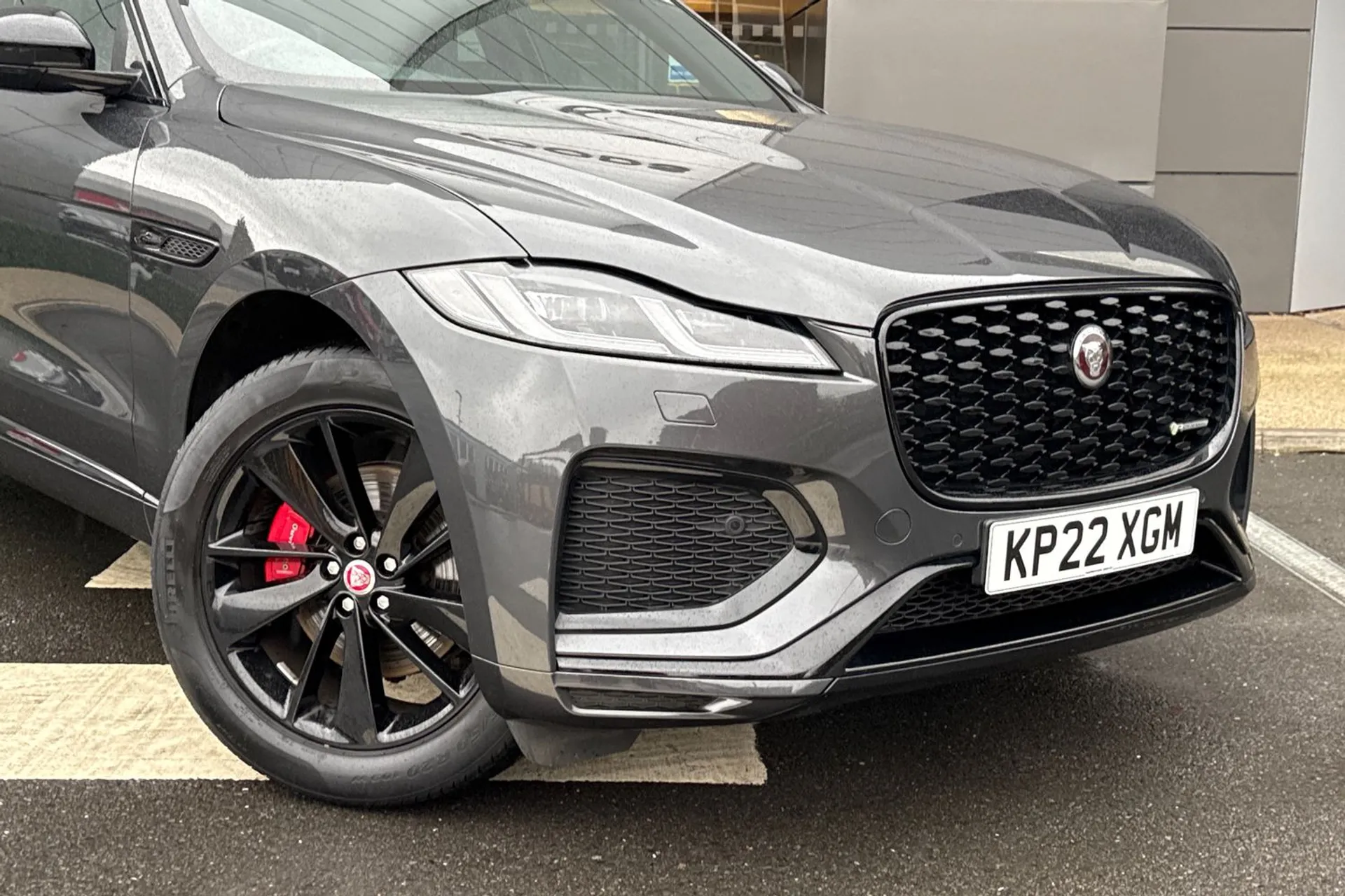 Jaguar F-PACE thumbnail image number 17