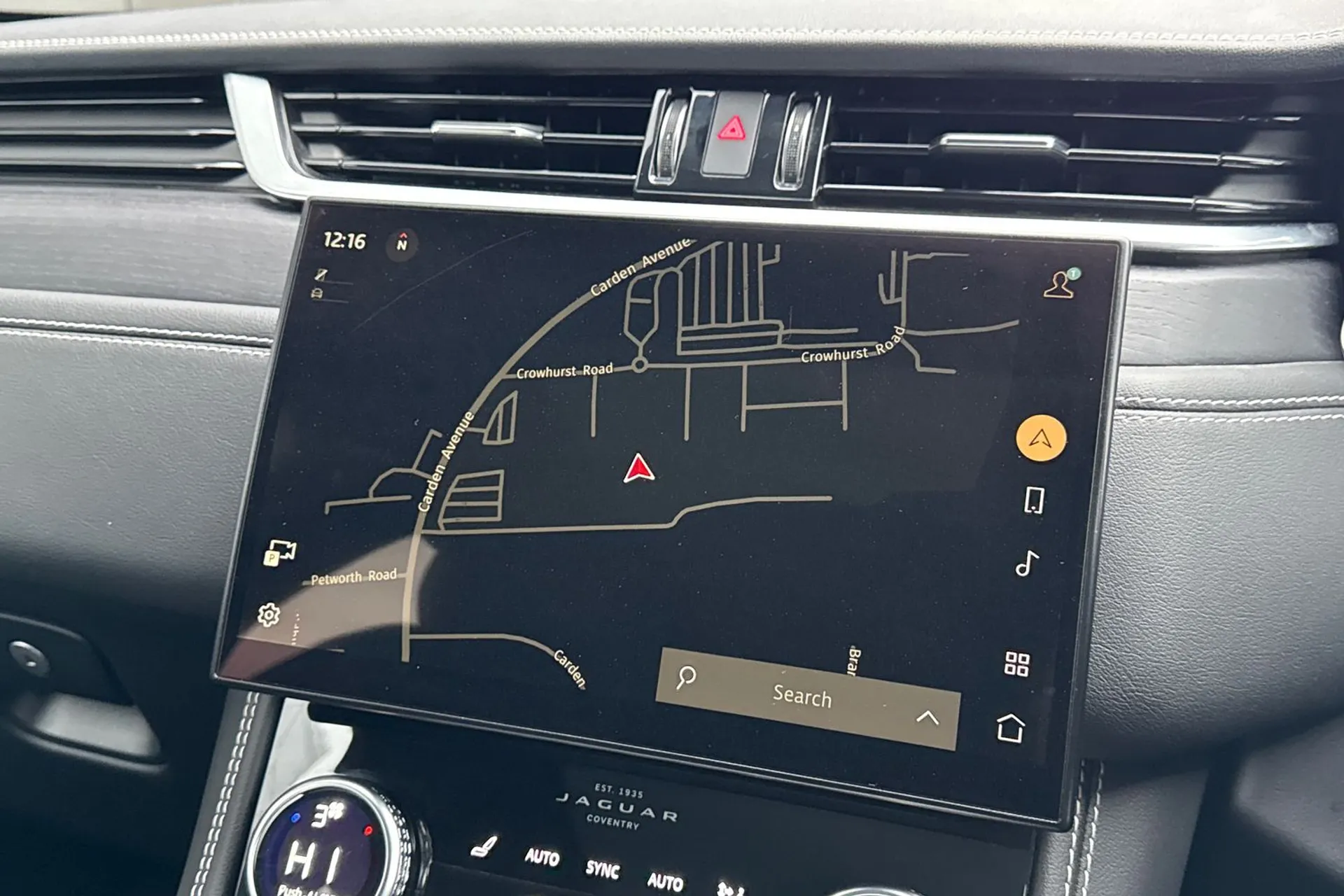 Jaguar F-PACE thumbnail image number 6