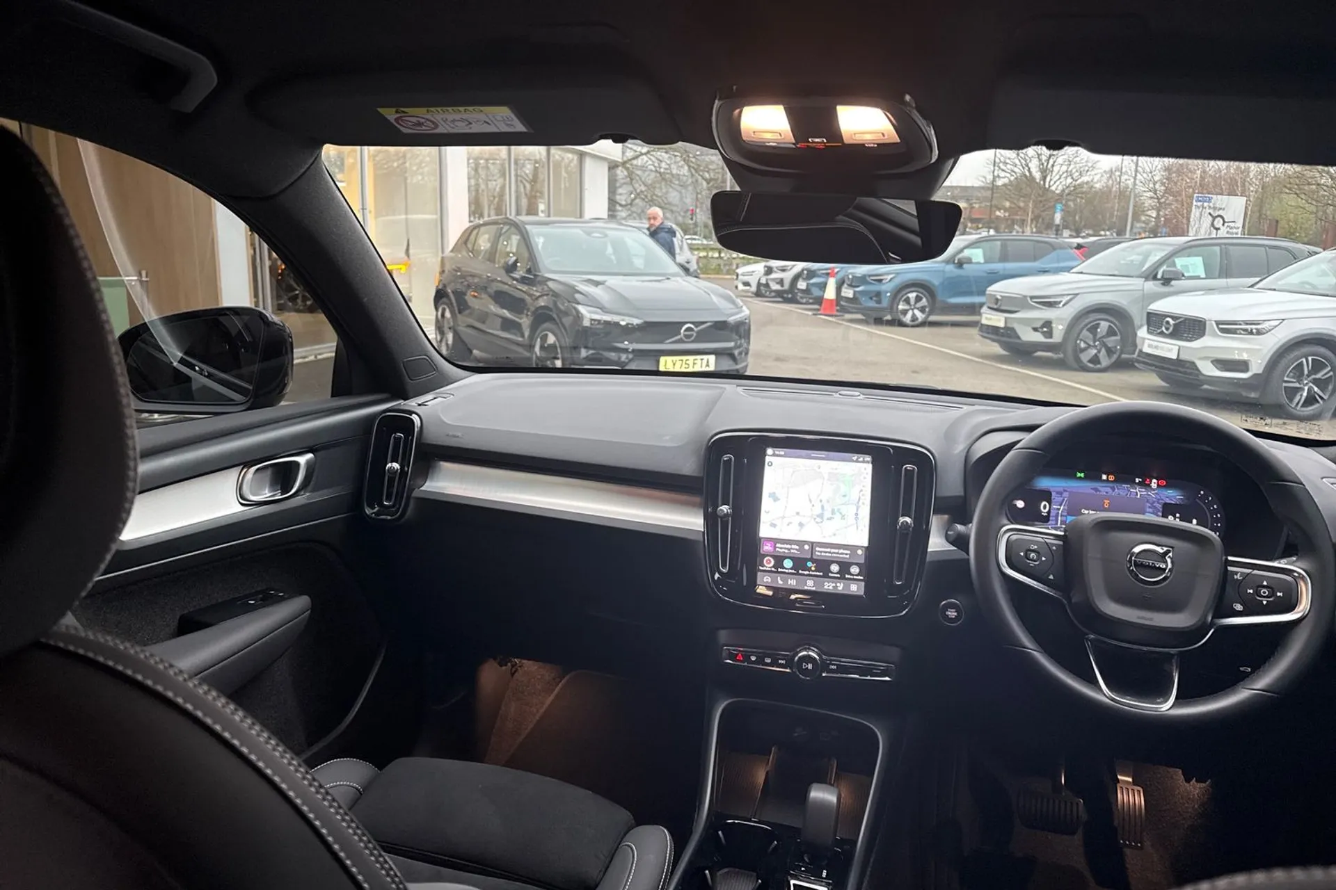 Volvo XC40 thumbnail image number 32