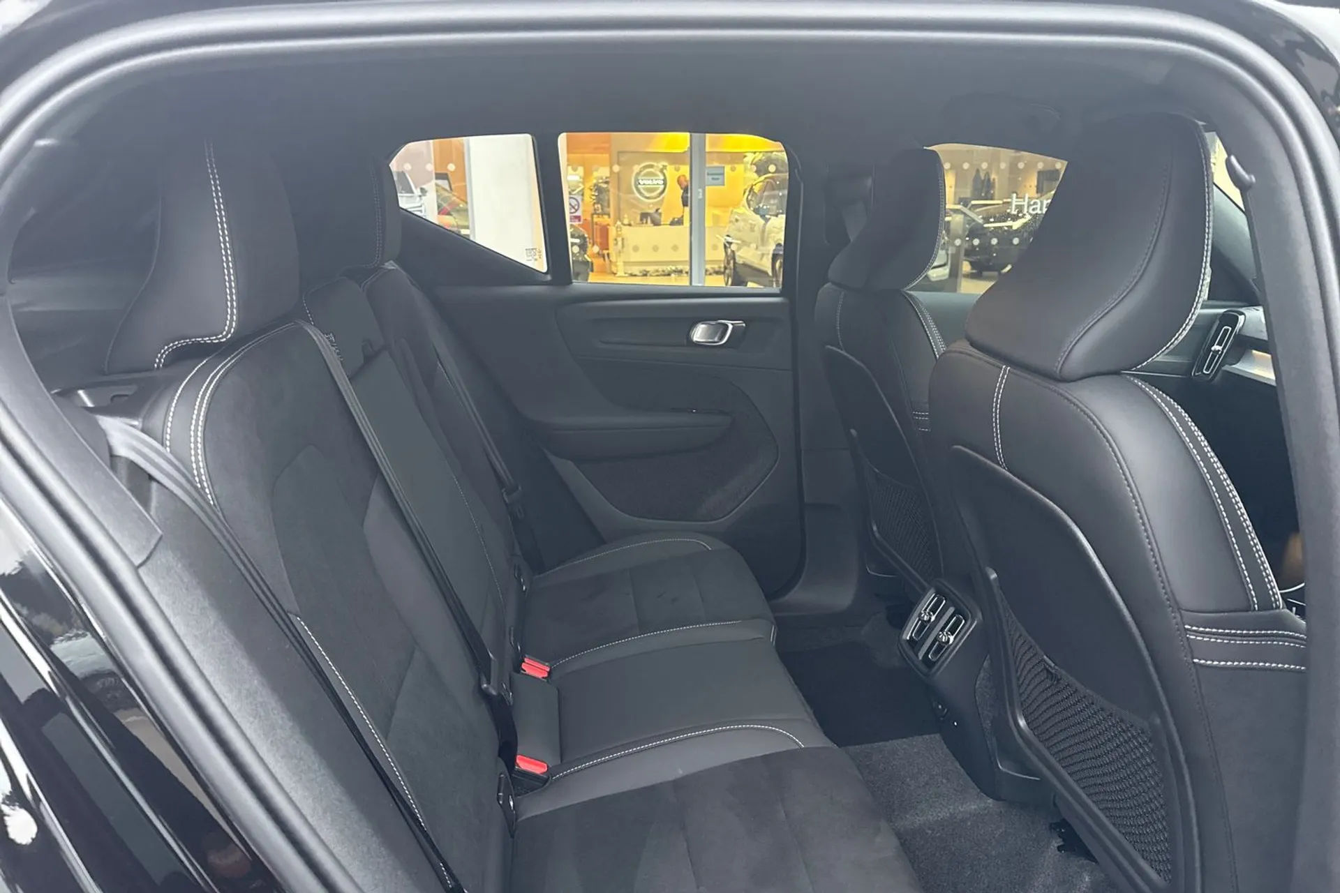 Volvo XC40 thumbnail image number 23