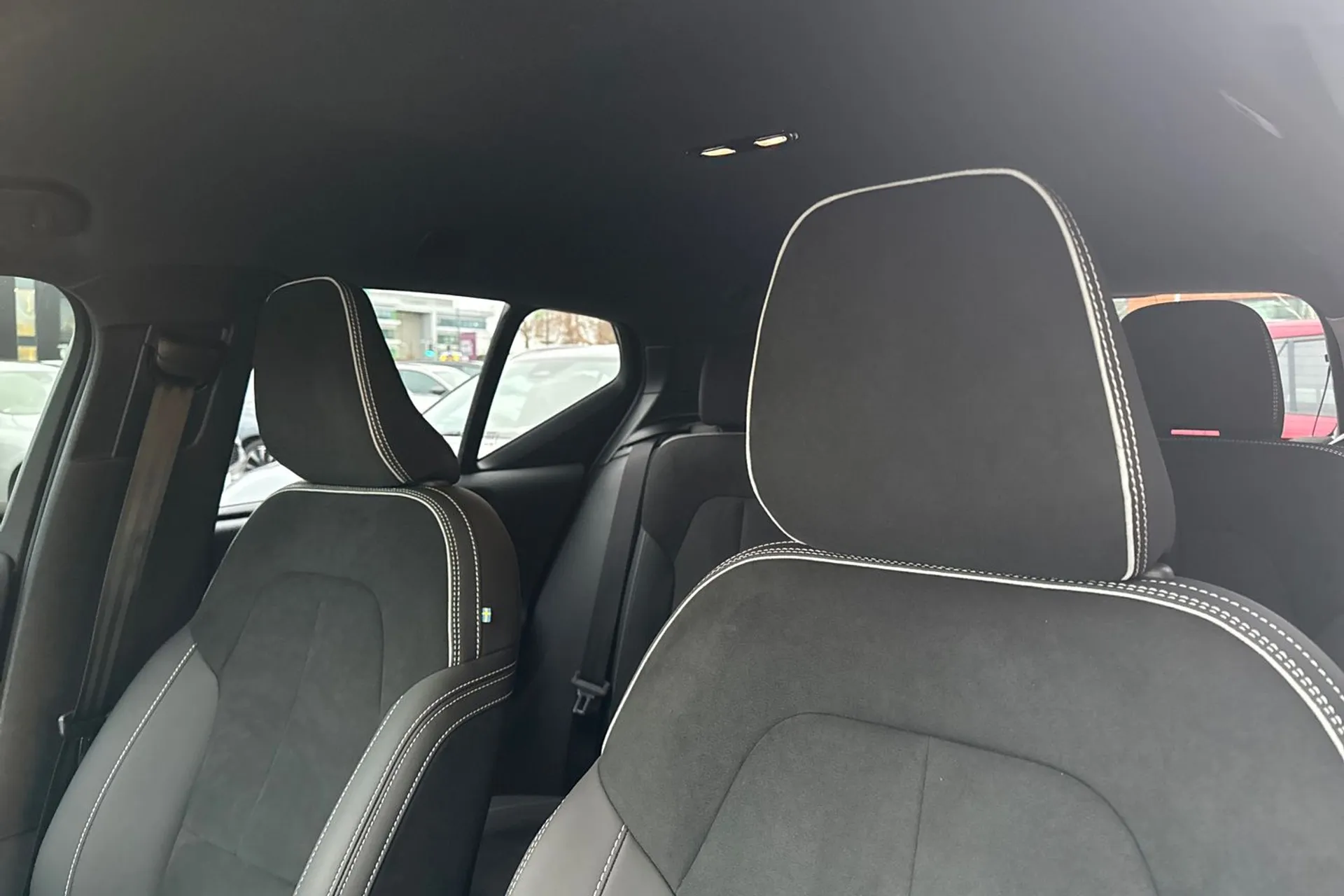 Volvo XC40 thumbnail image number 29