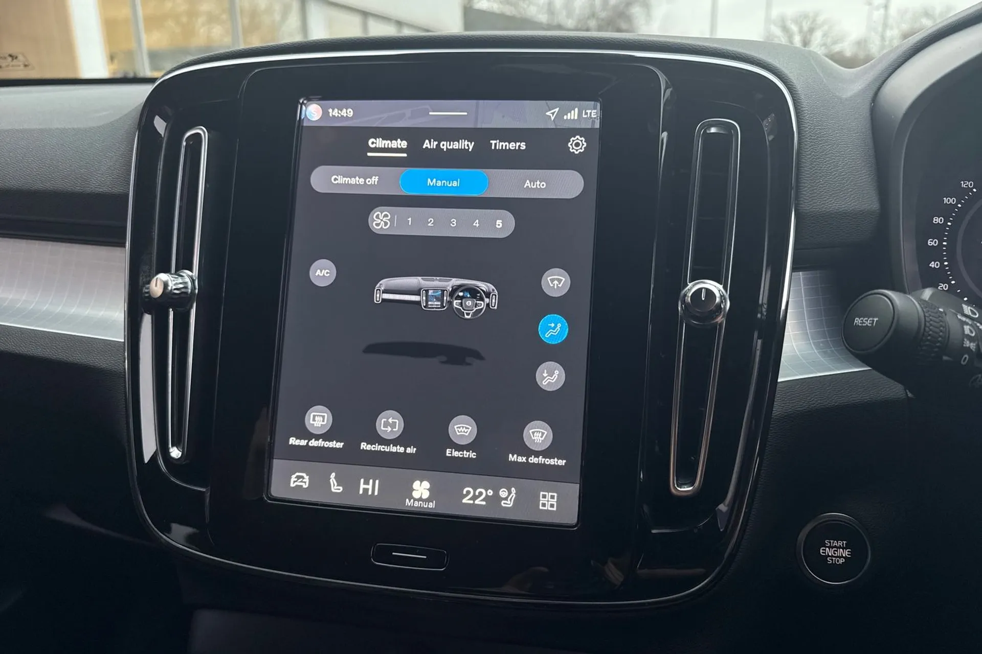 Volvo XC40 thumbnail image number 38