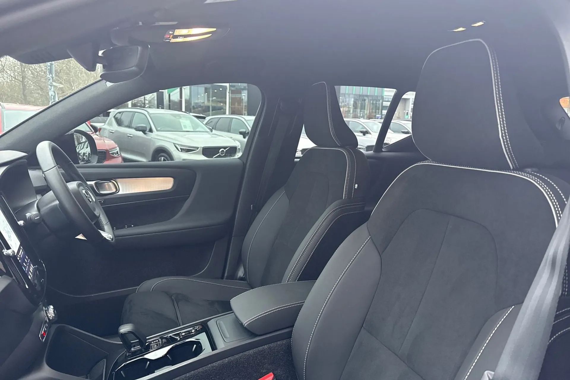 Volvo XC40 thumbnail image number 28