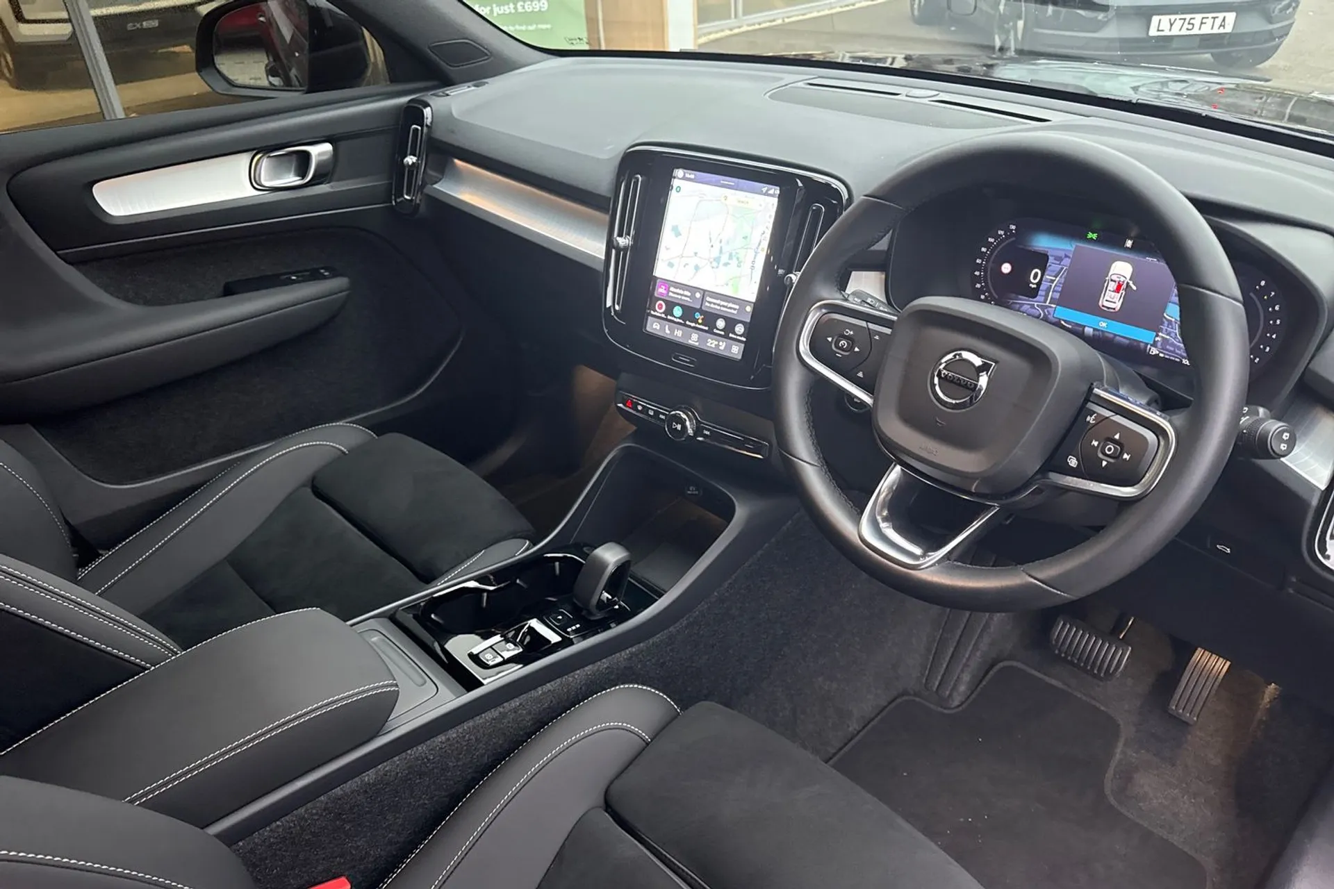 Volvo XC40 thumbnail image number 6