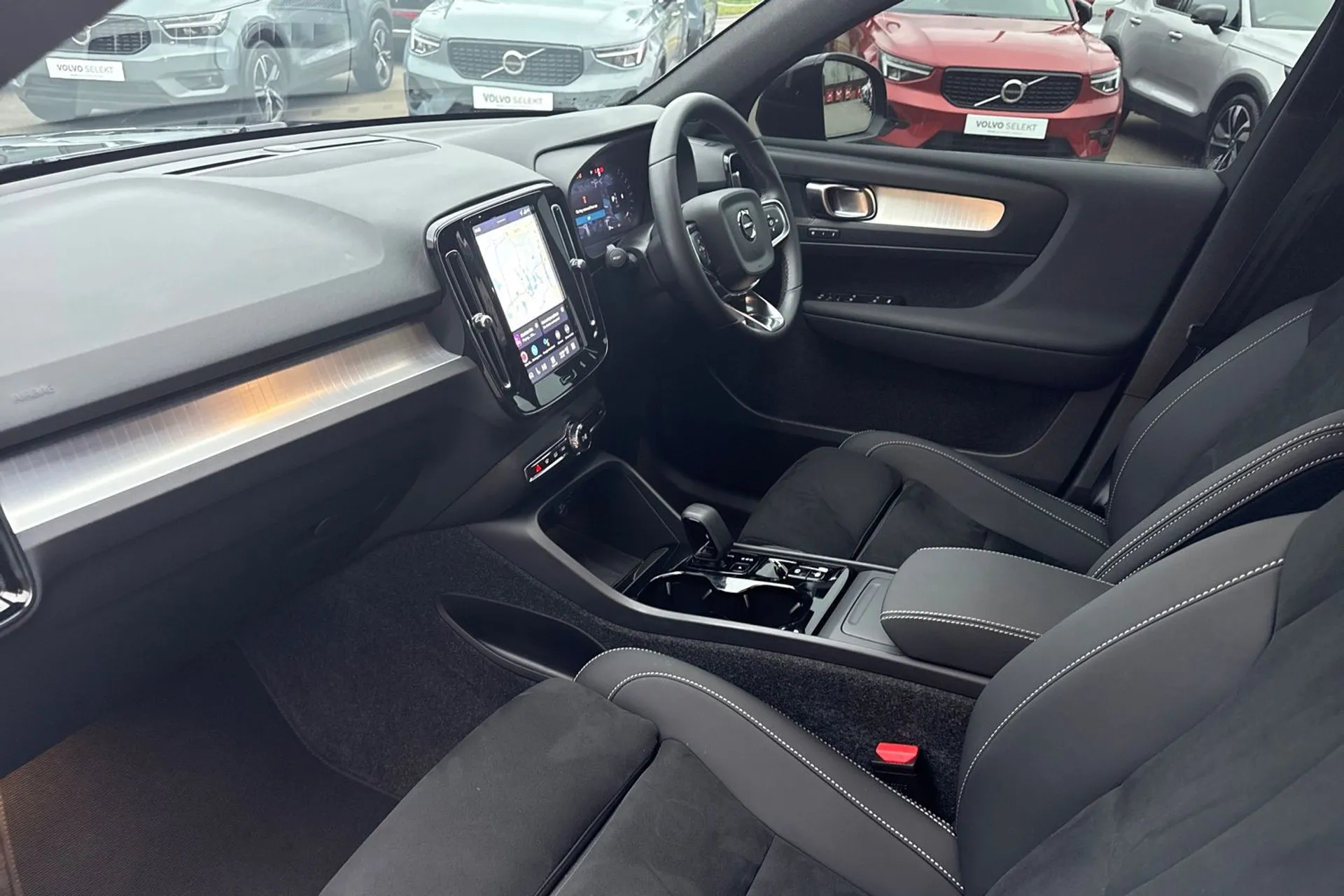 Volvo XC40 thumbnail image number 27